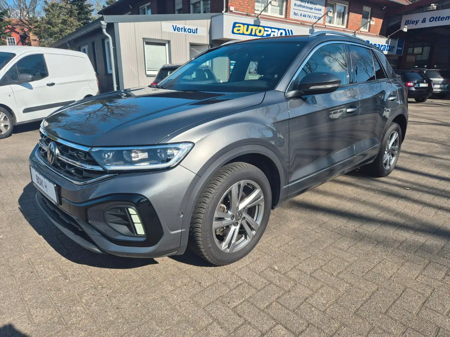 Volkswagen T-Roc 2,0 TDI R-Line DSG NAVI/ LED / APP-CONNECT Grau - 2