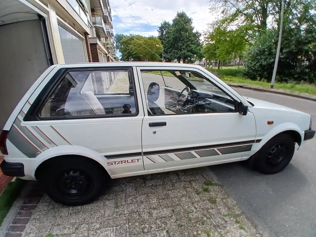 Toyota Starlet 1989 из Европы — купить под ключ