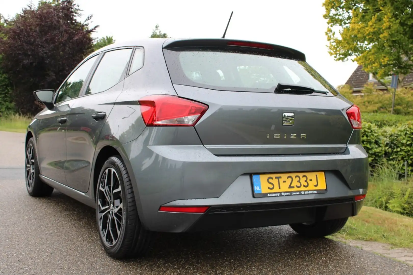 SEAT Ibiza 1.0 MPI 75pk Comfort airco/cruise/front assist/lm Grey - 2