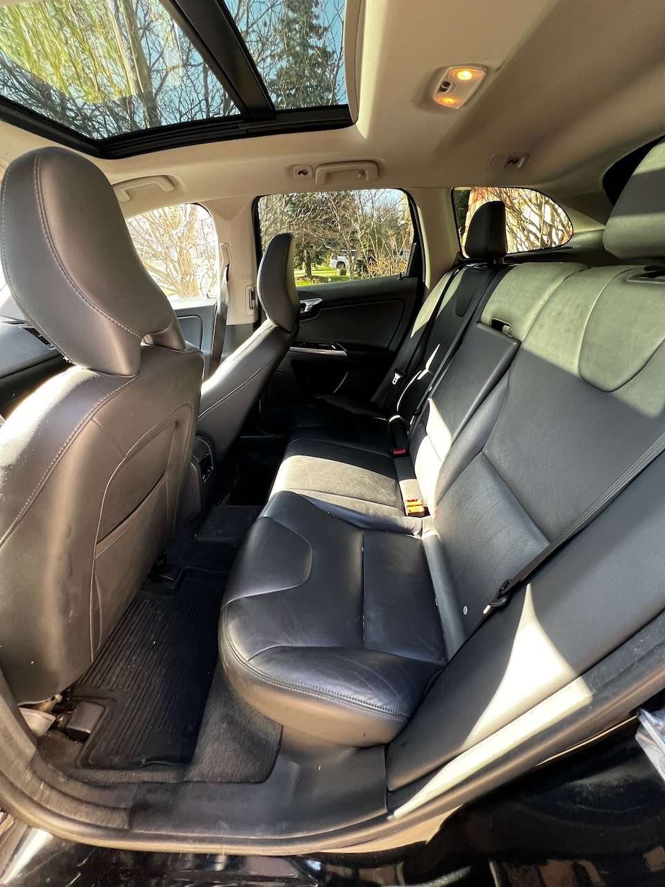2015 Volvo XC60 T6 Platinum thumb 11