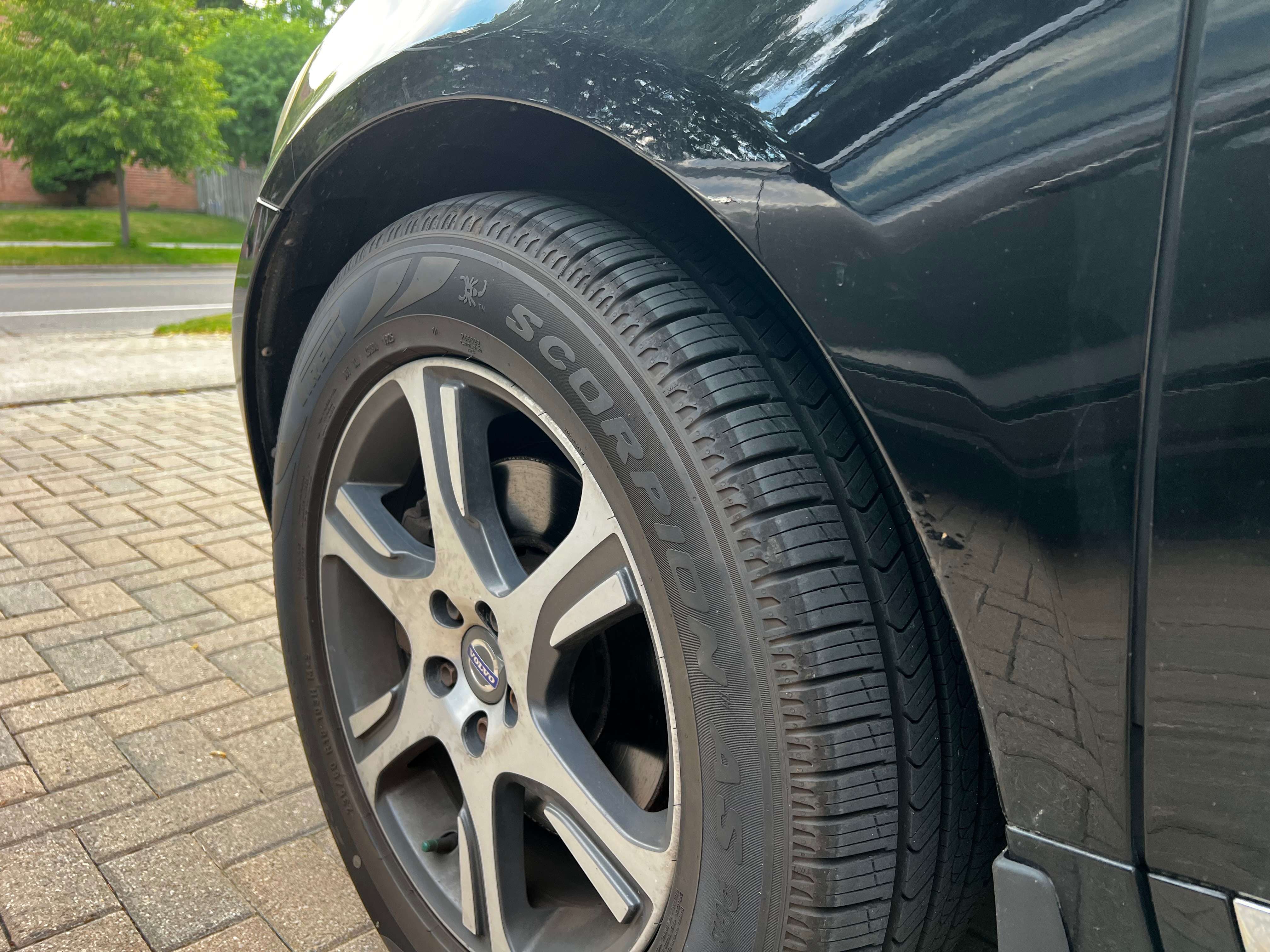2015 Volvo XC60 T6 Platinum thumb 14