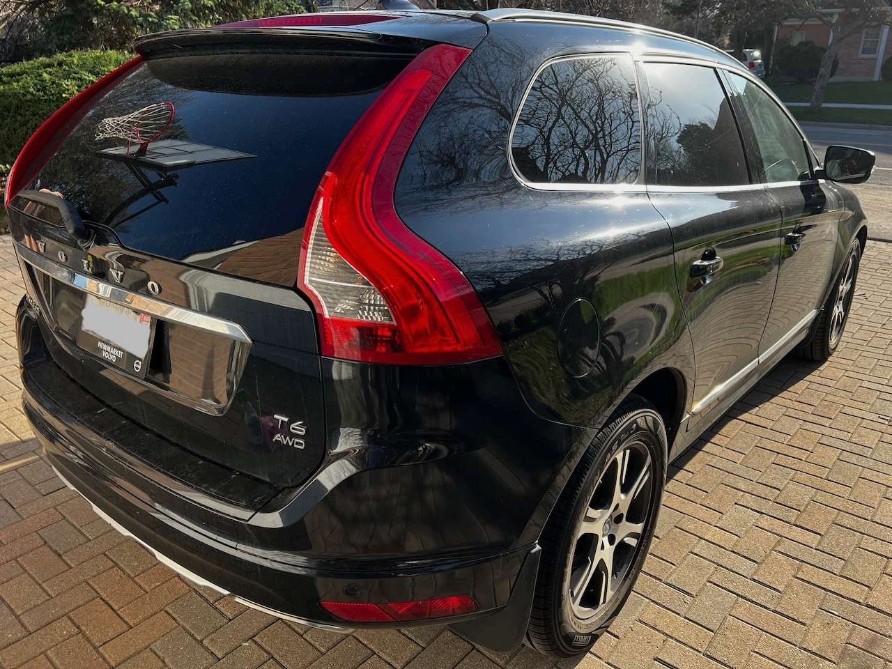 2015 Volvo XC60 T6 Platinum alt 4