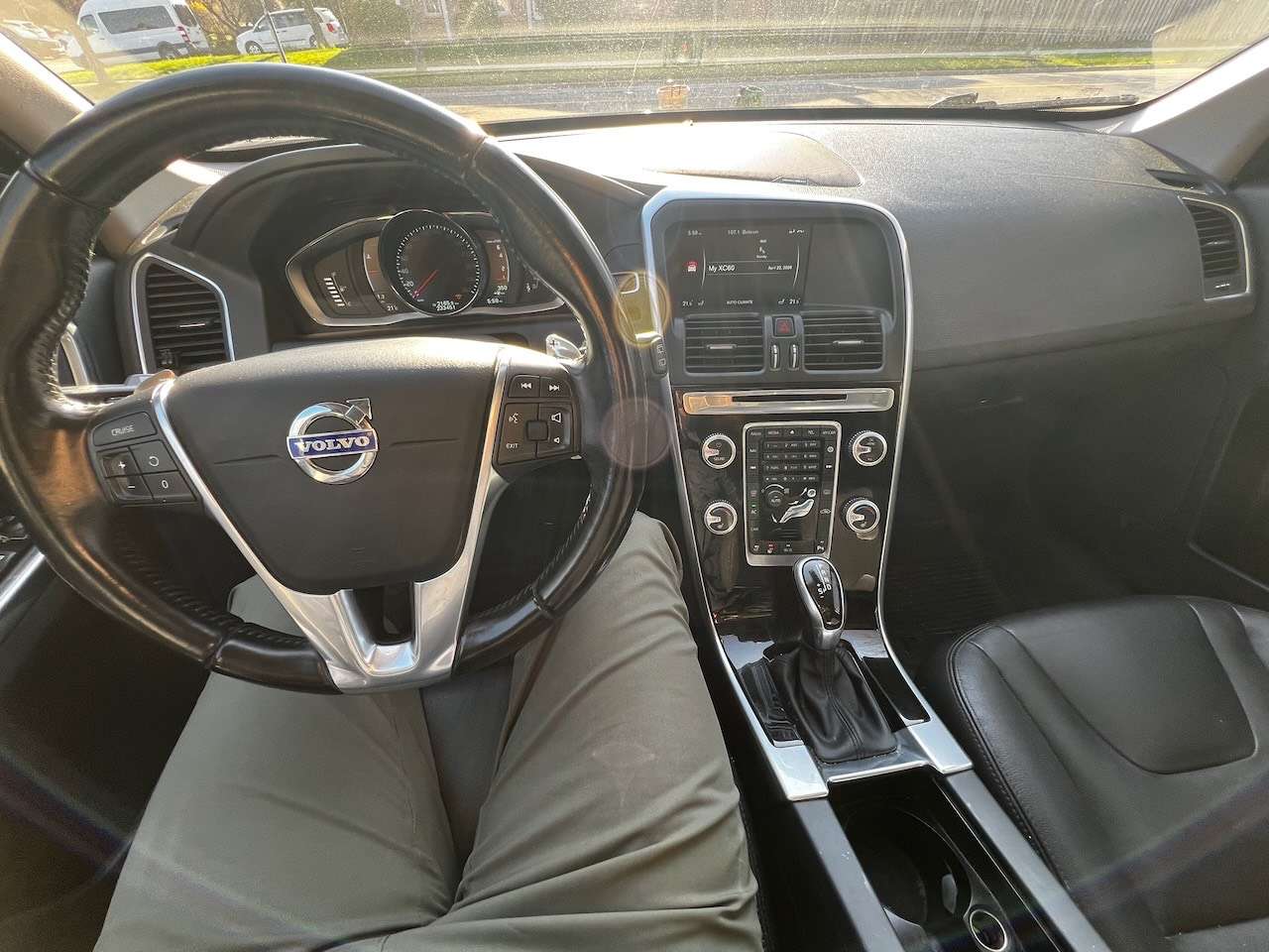 2015 Volvo XC60 T6 Platinum alt 5