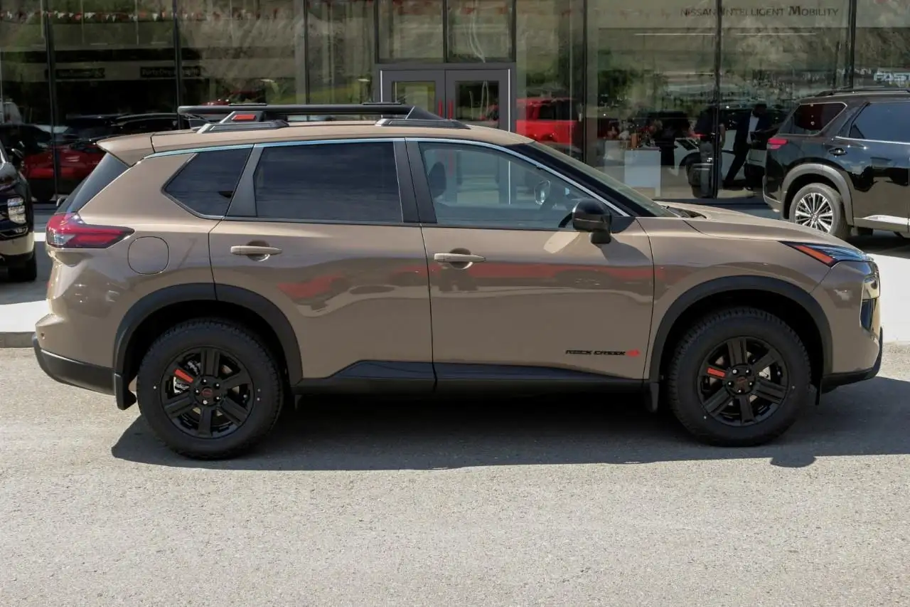 Nissan Rogue fotografie Nissan Rogue