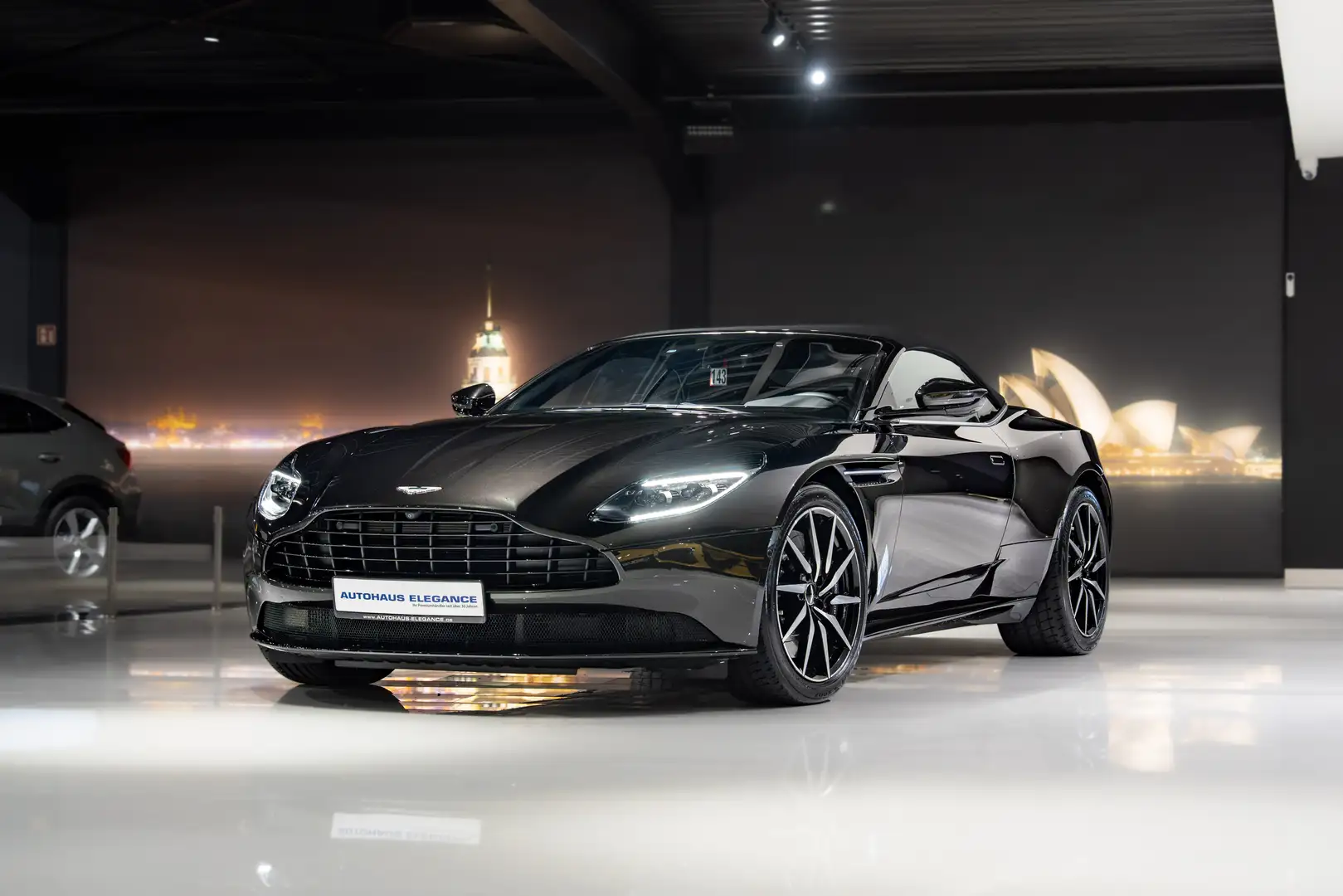 Aston Martin DB11 V8 Volante*SPORT-SCHALENSITZE*360*1.HD Grün - 1