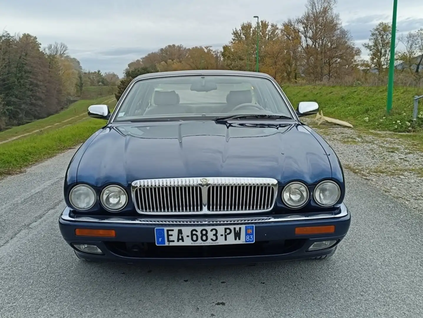 Jaguar Daimler XJ 4.0 i 24V 226 cv Boîte auto Bleu - 2