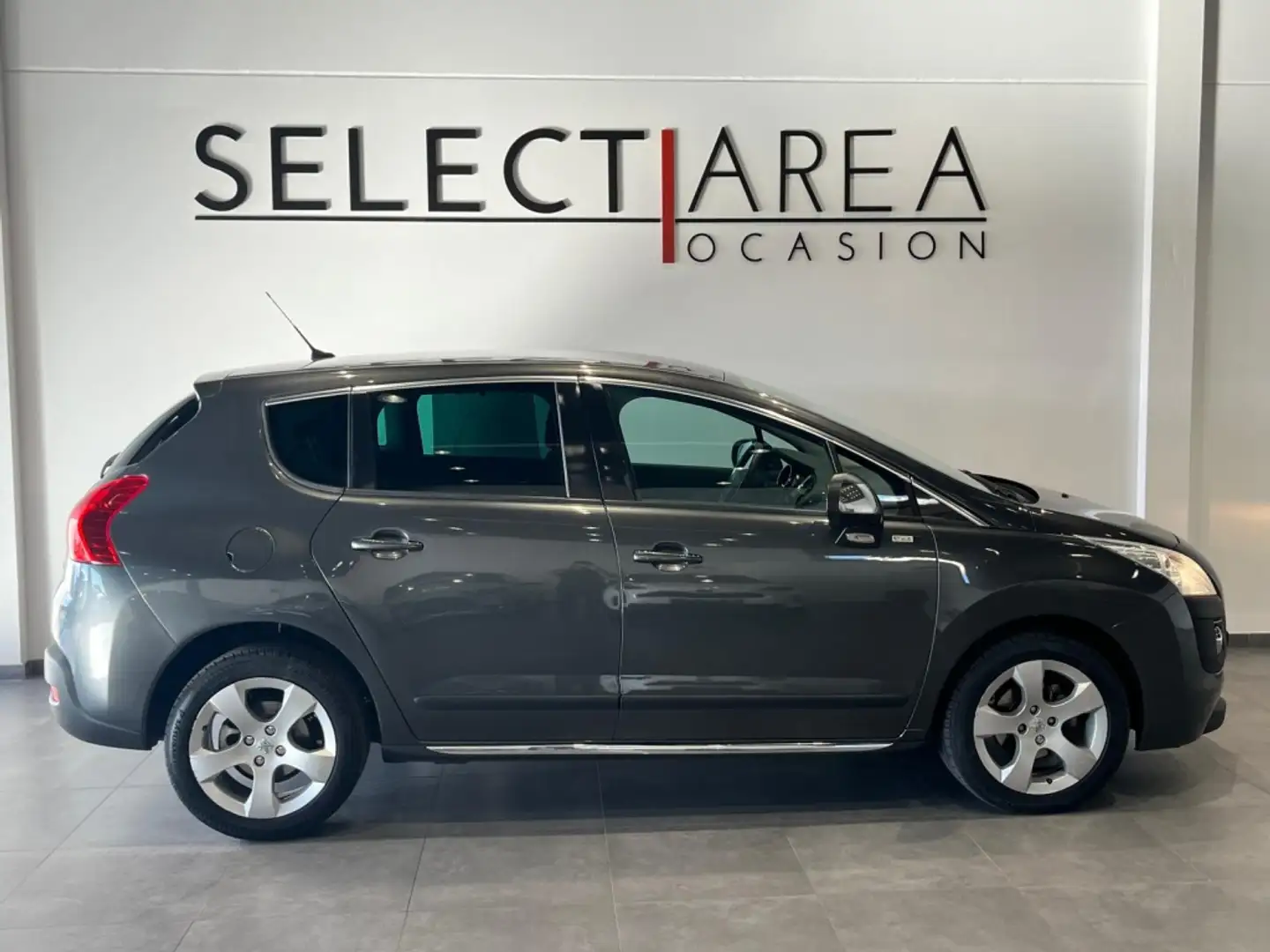 Peugeot 3008 1.6HDI FAP Style 110 Gris - 2