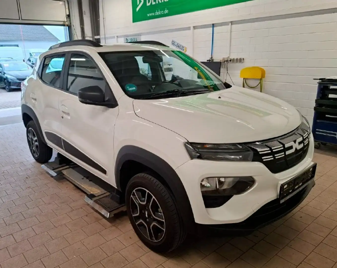 Dacia Spring Essential 45 Klima - Bluetooth Weiß - 1