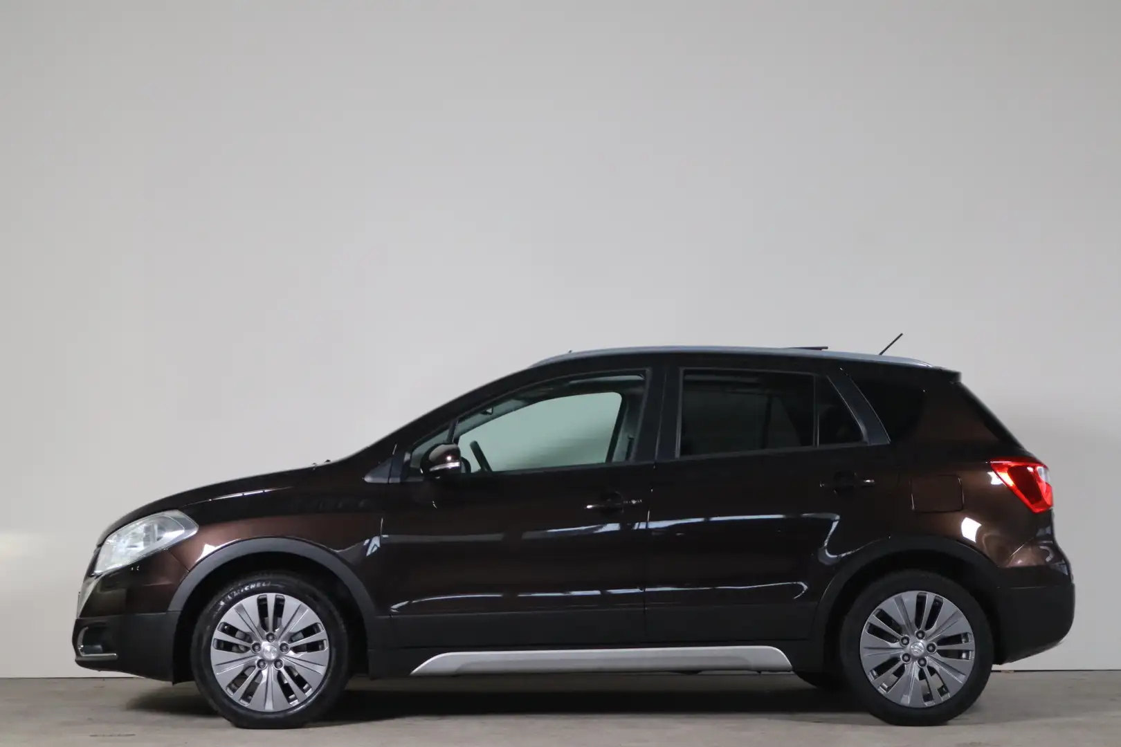 Suzuki SX4 S-Cross 1.6 Exclusive AllGrip Camera I Panoramadak I Leder Braun - 2