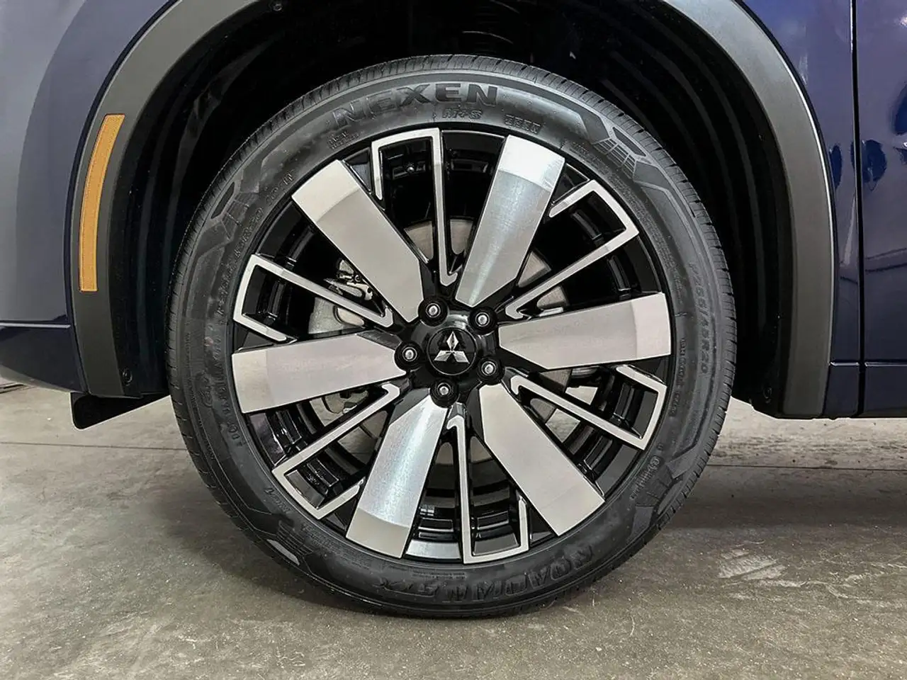 Mitsubishi Outlander снимка Mitsubishi Outlander
