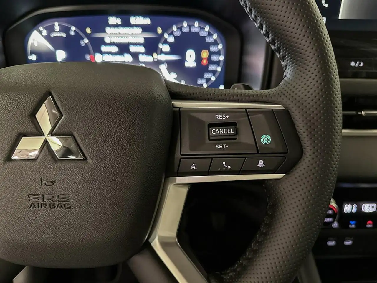 Mitsubishi Outlander снимка Mitsubishi Outlander