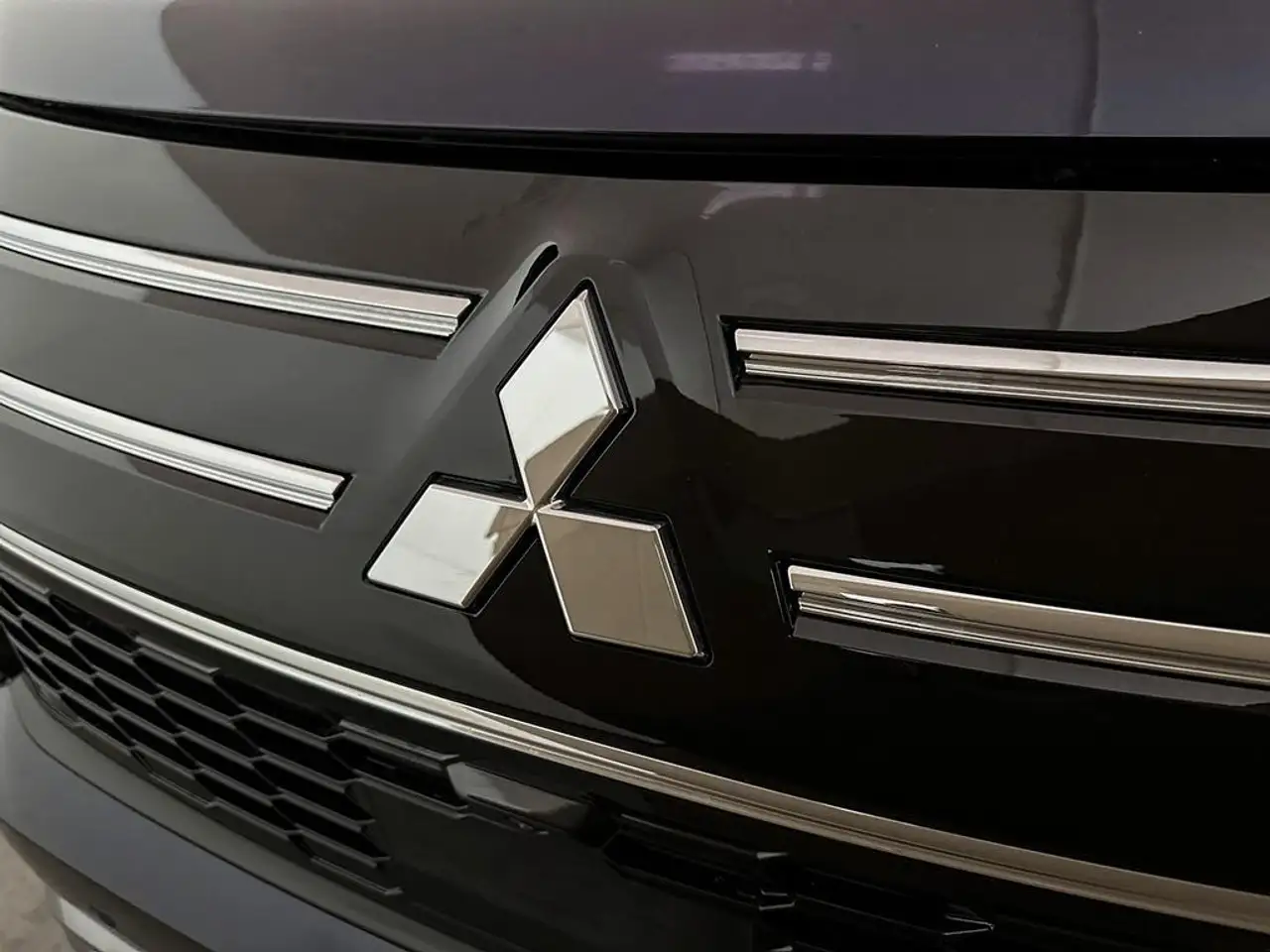 Mitsubishi Outlander снимка Mitsubishi Outlander