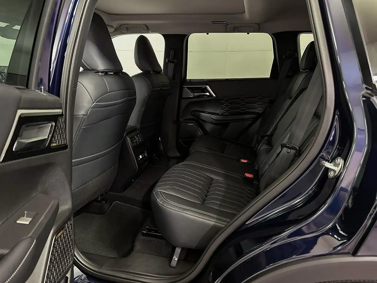 Mitsubishi Outlander снимка Mitsubishi Outlander