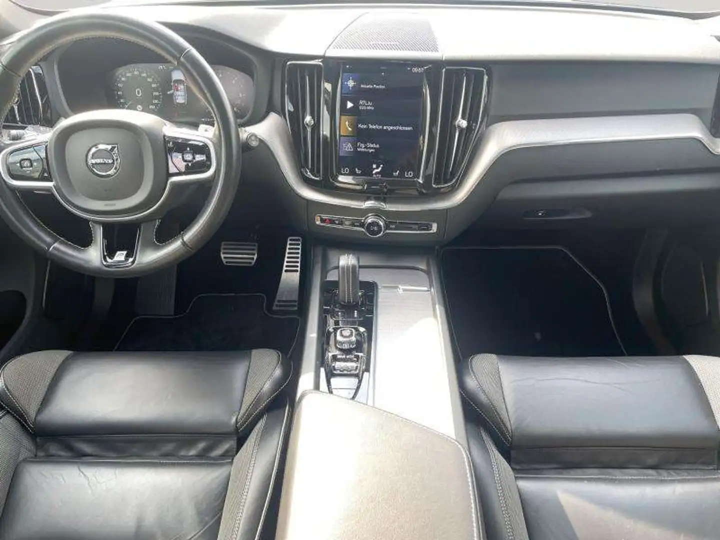 Volvo XC60 B5 AWD R Design / Diesel Gris - 2