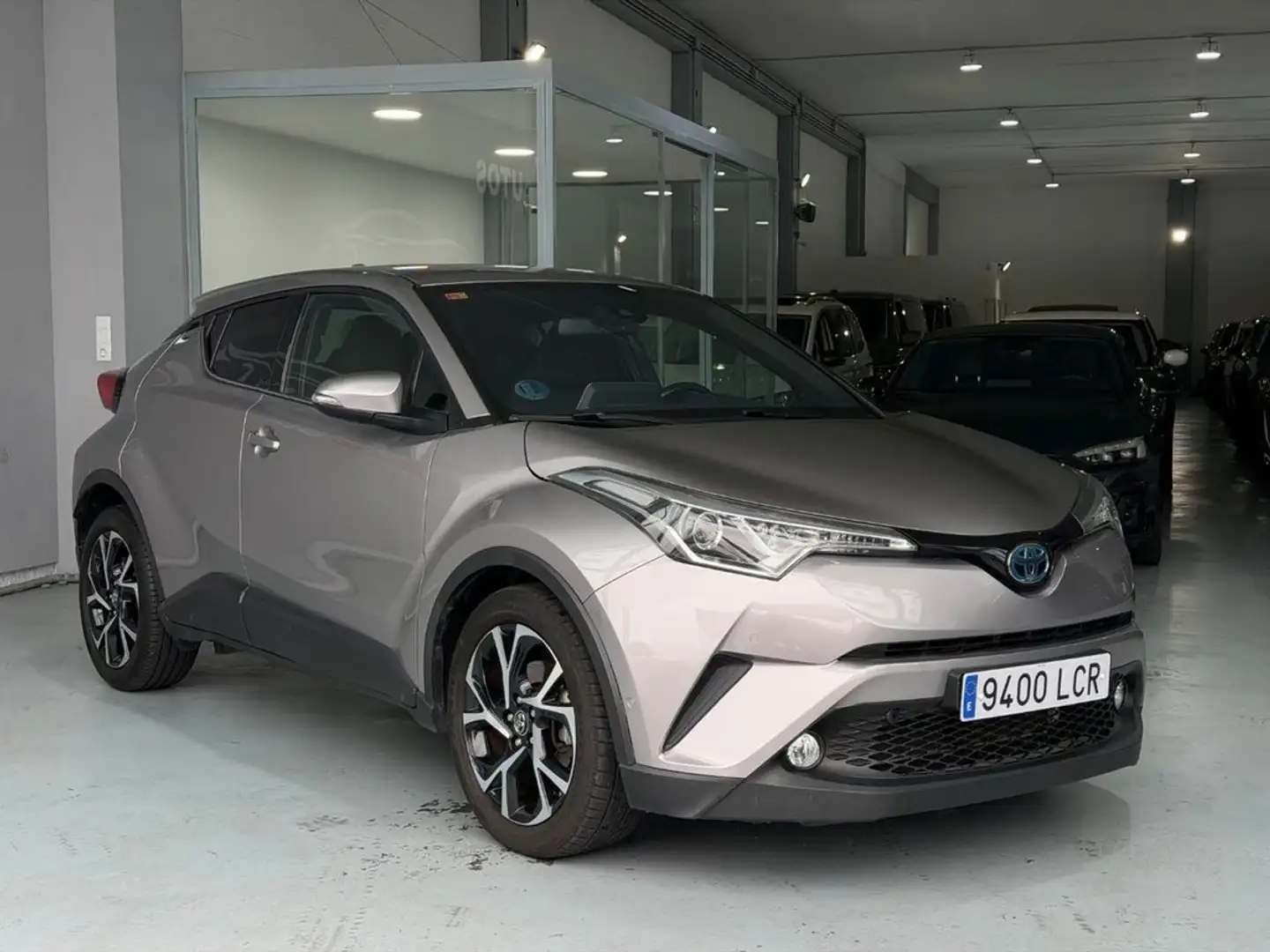 Toyota C-HR 125H Advance Gris - 2