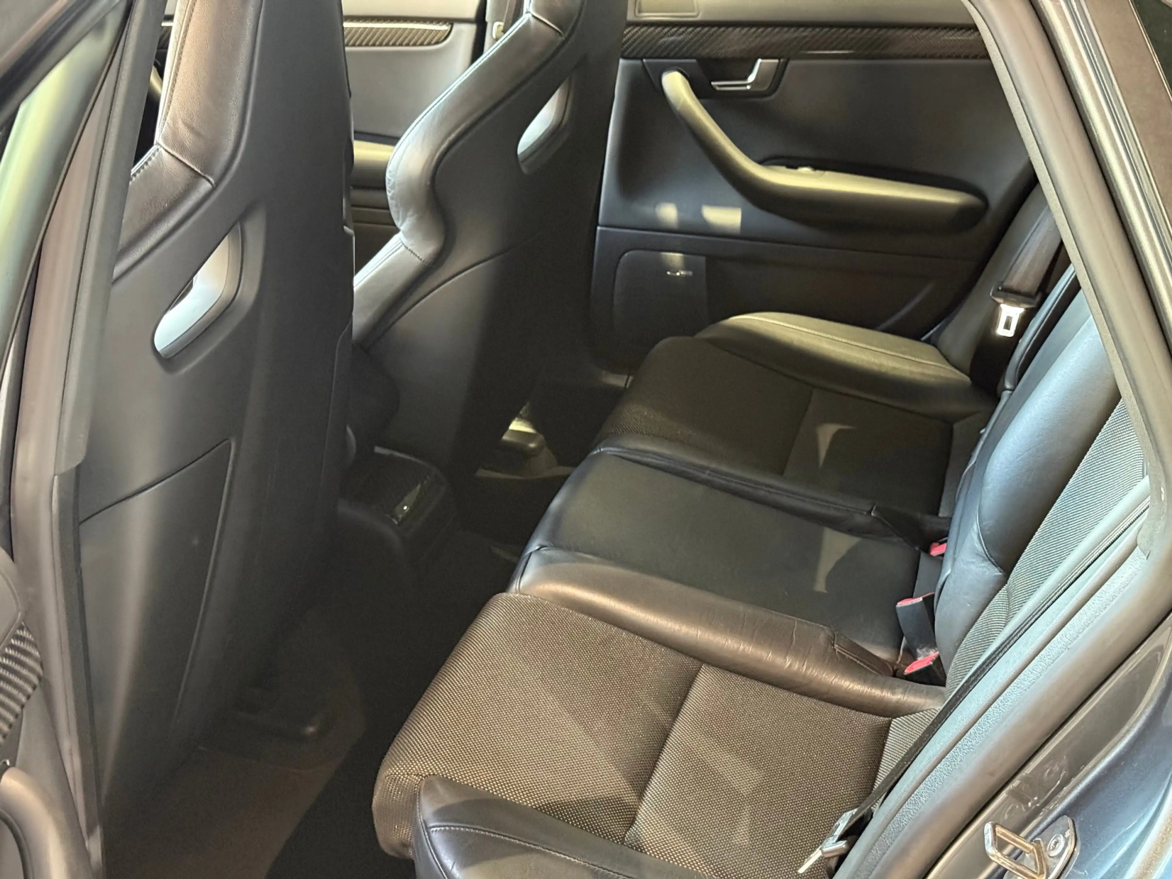 Audi RS4 A4 Limousine 4.2 V8 quattro | volledig dealer ond — photo 13