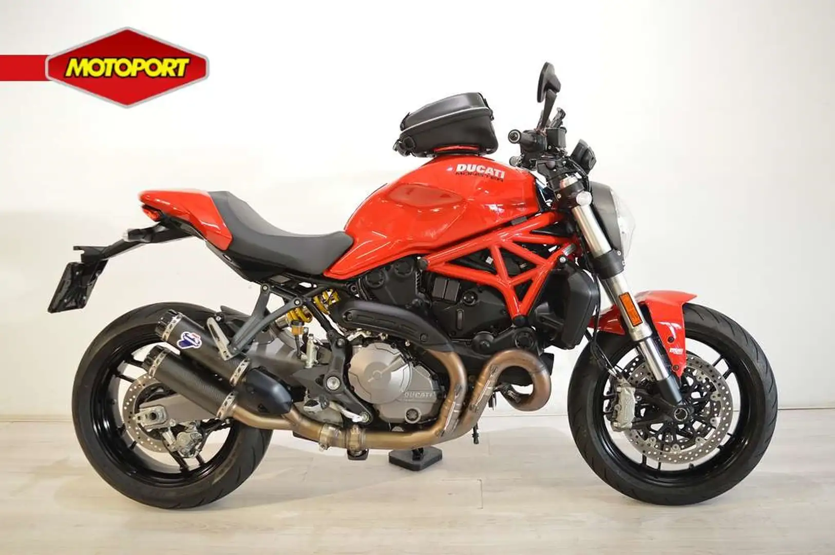 Ducati Monster 821 ABS Rood - 1