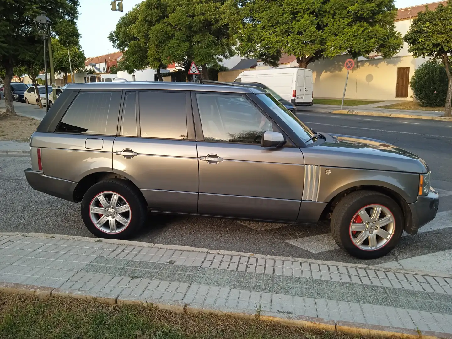 Land Rover Range Rover 3.6TdV8 Vogue+ Aut. - 1