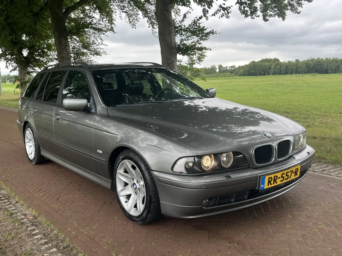 BMW 520 5-serie Touring 520i Lifestyle Edition 2002 Automa Gris - 2