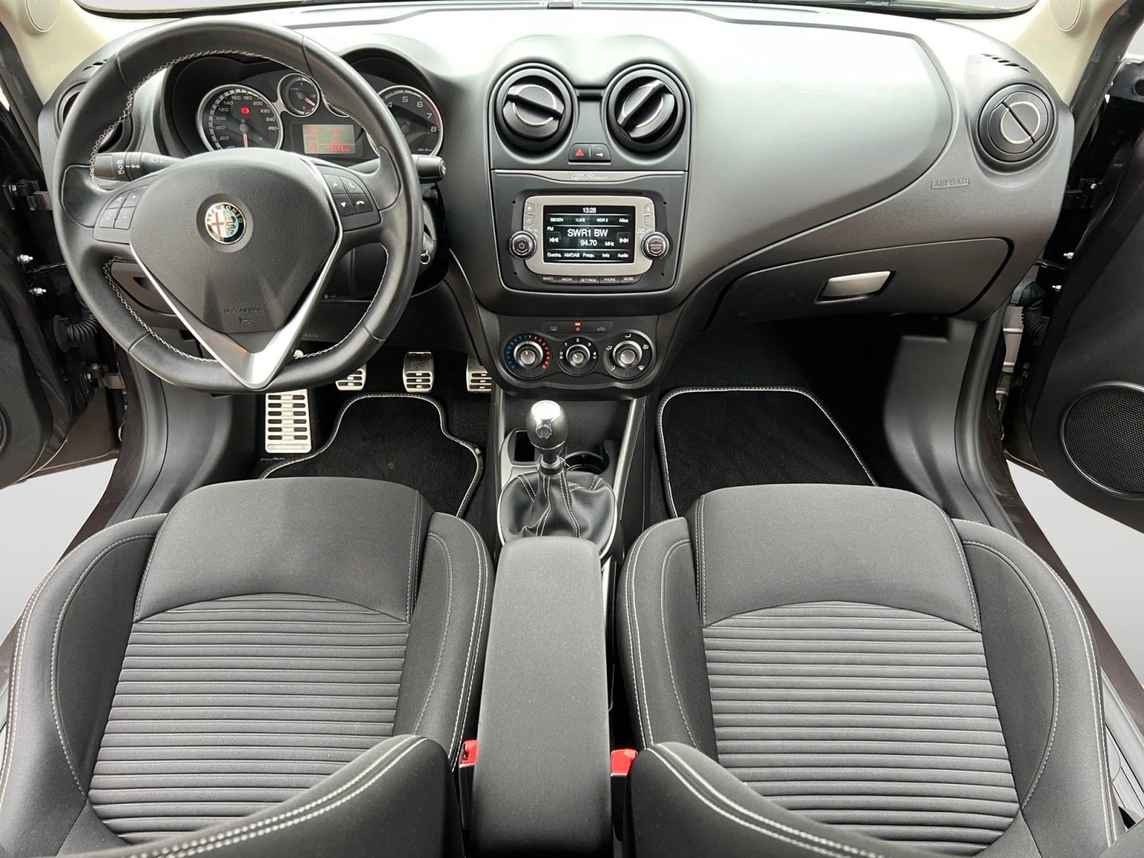 Alfa Romeo MiTo 1.4 8V Junior SHZ PDC KLIMA — photo 11