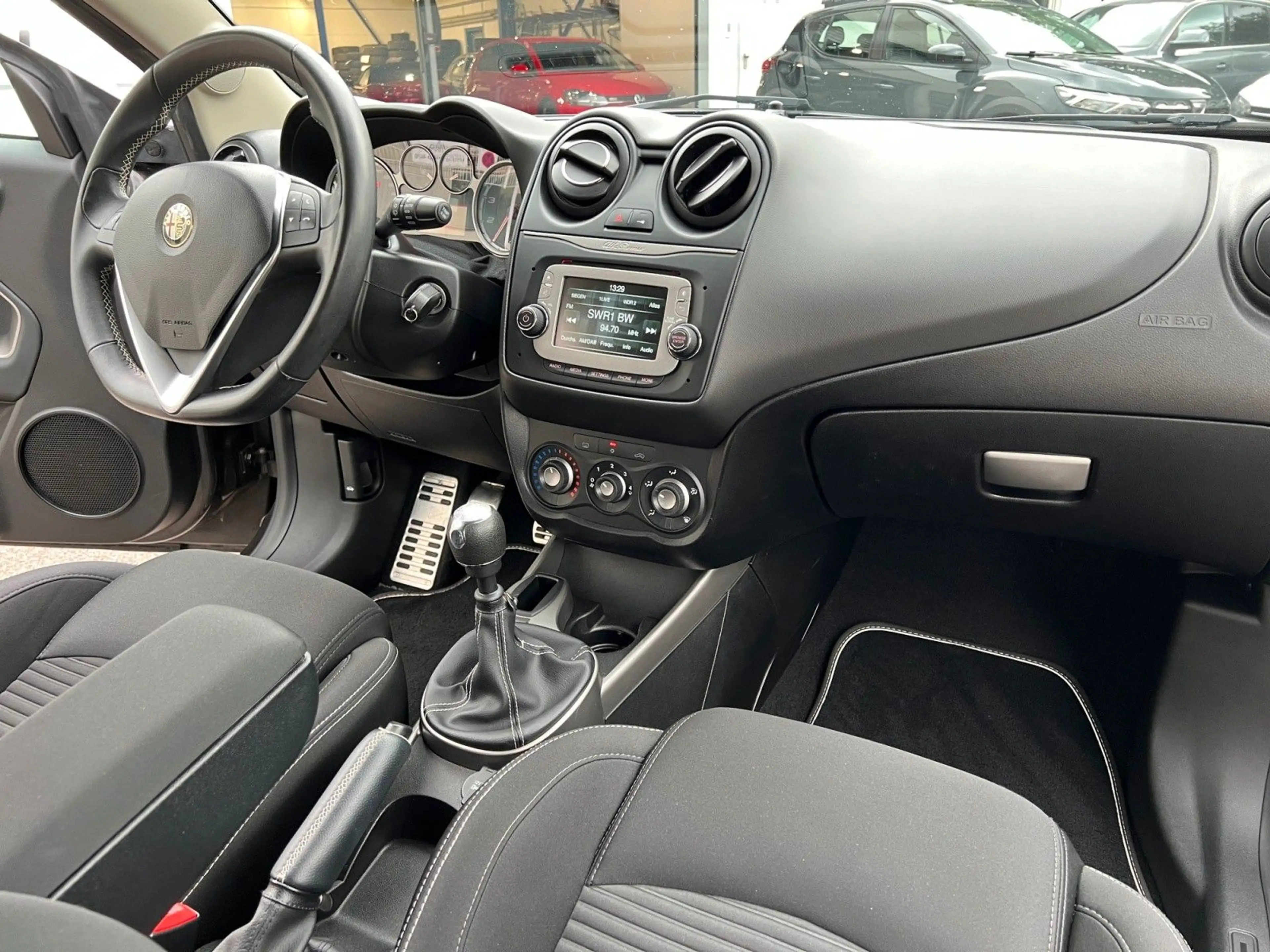 Alfa Romeo MiTo 1.4 8V Junior SHZ PDC KLIMA — photo 12
