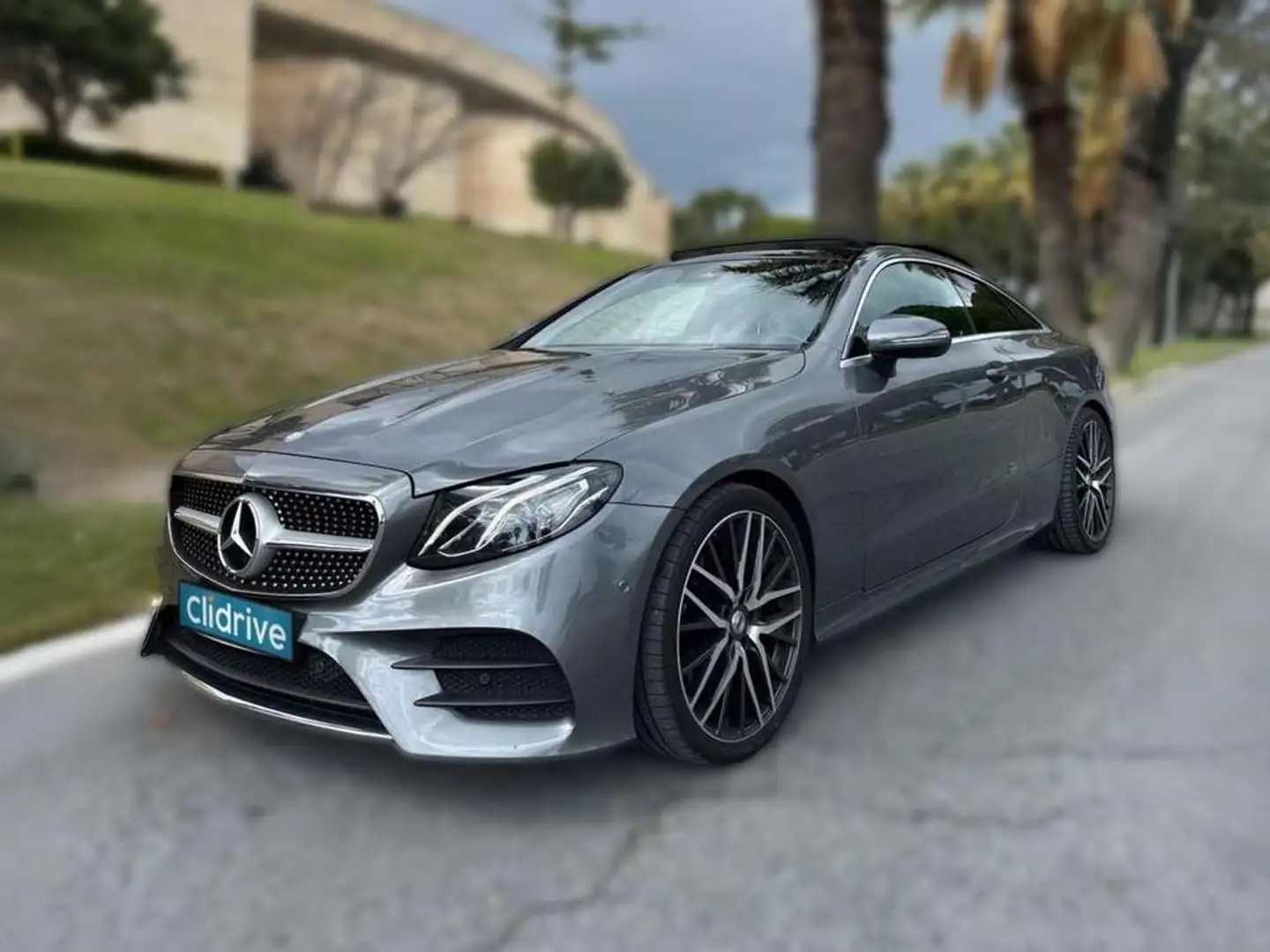 Mercedes-Benz E 220 Coupé 220CDI BE Aut. Gris - 2
