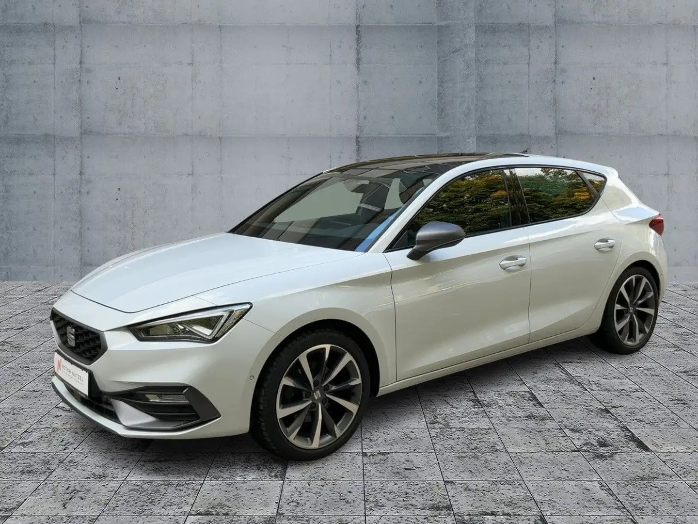 SEAT Leon 1.5 TSI FR LED+NAV+APP+ACC+PANO+SHZ+RFK+18" Weiß - 2