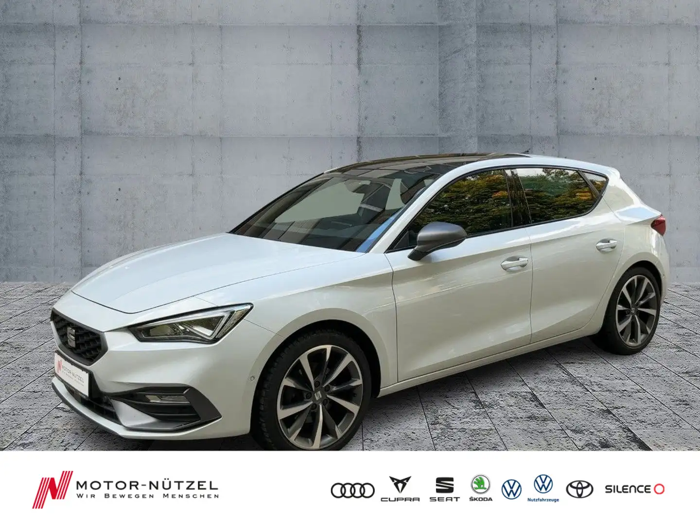 SEAT Leon 1.5 TSI FR LED+NAV+APP+ACC+PANO+SHZ+RFK+18" Weiß - 1