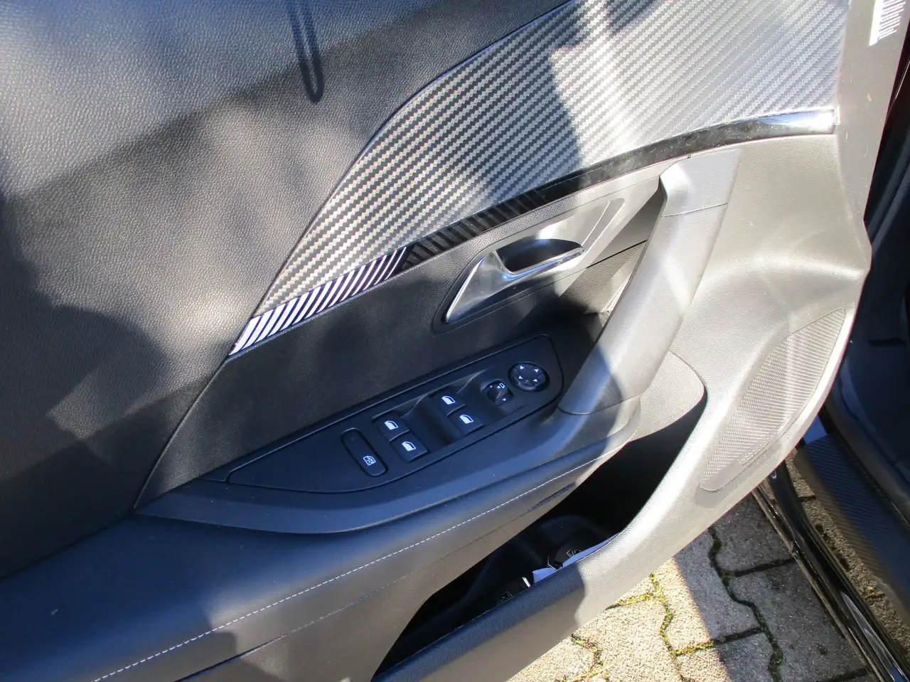 Peugeot 2008 Allure 24