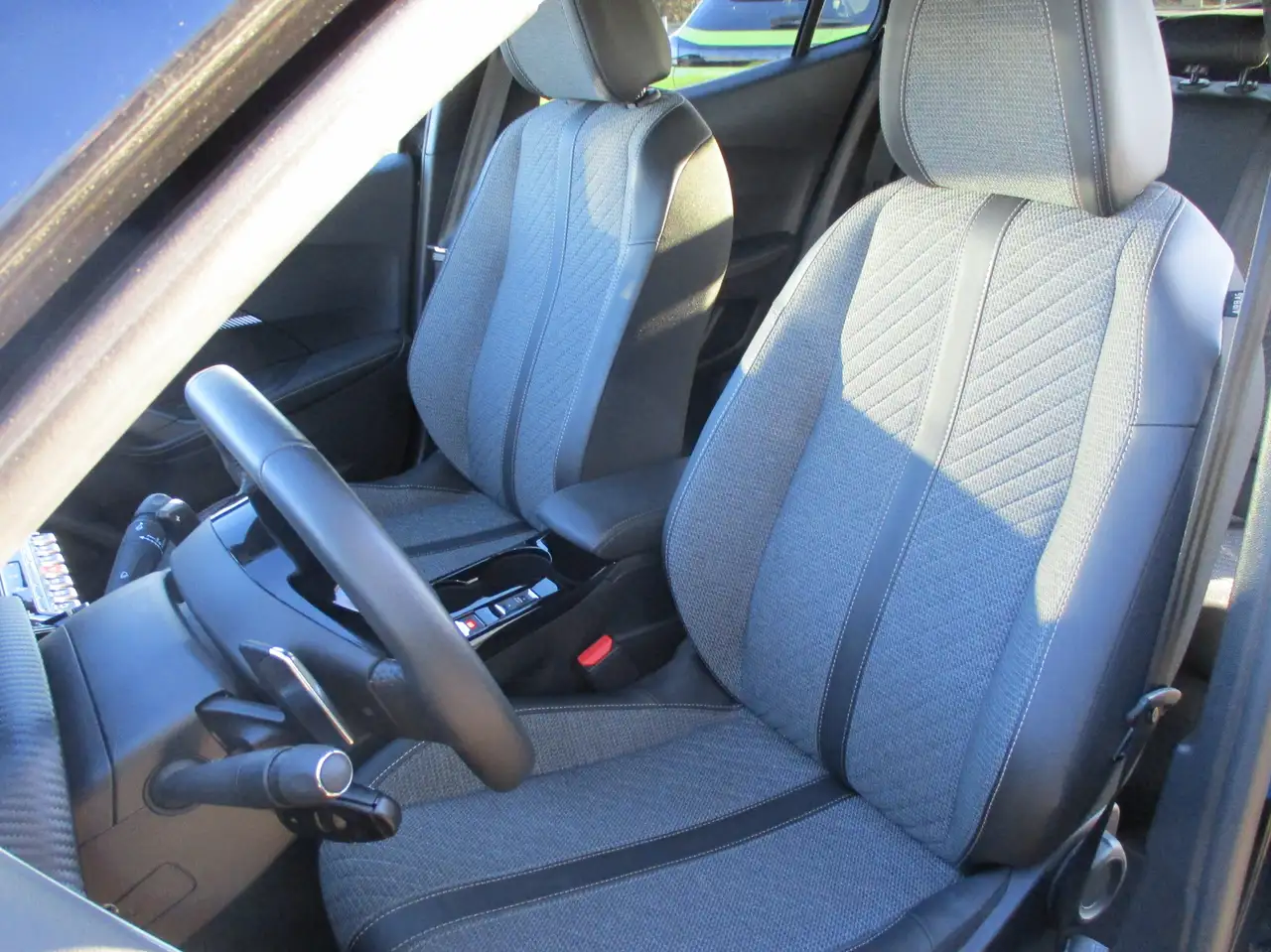 Peugeot 2008 Allure 7