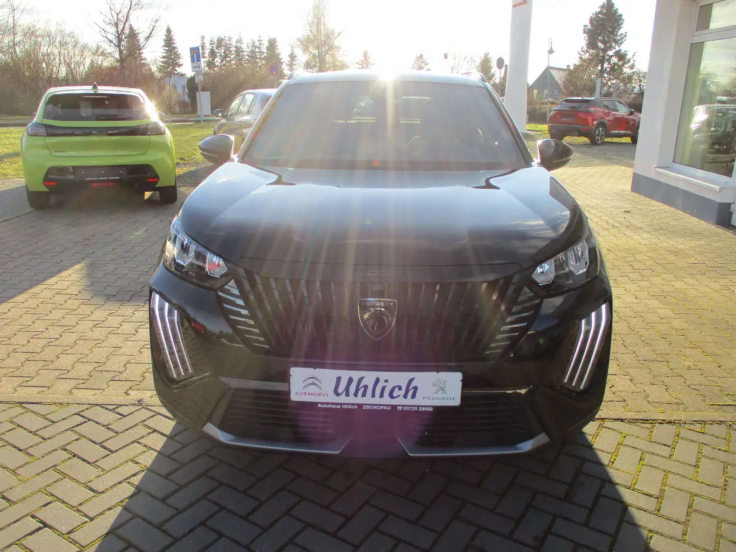 Peugeot 2008 Allure Schwarz - 2