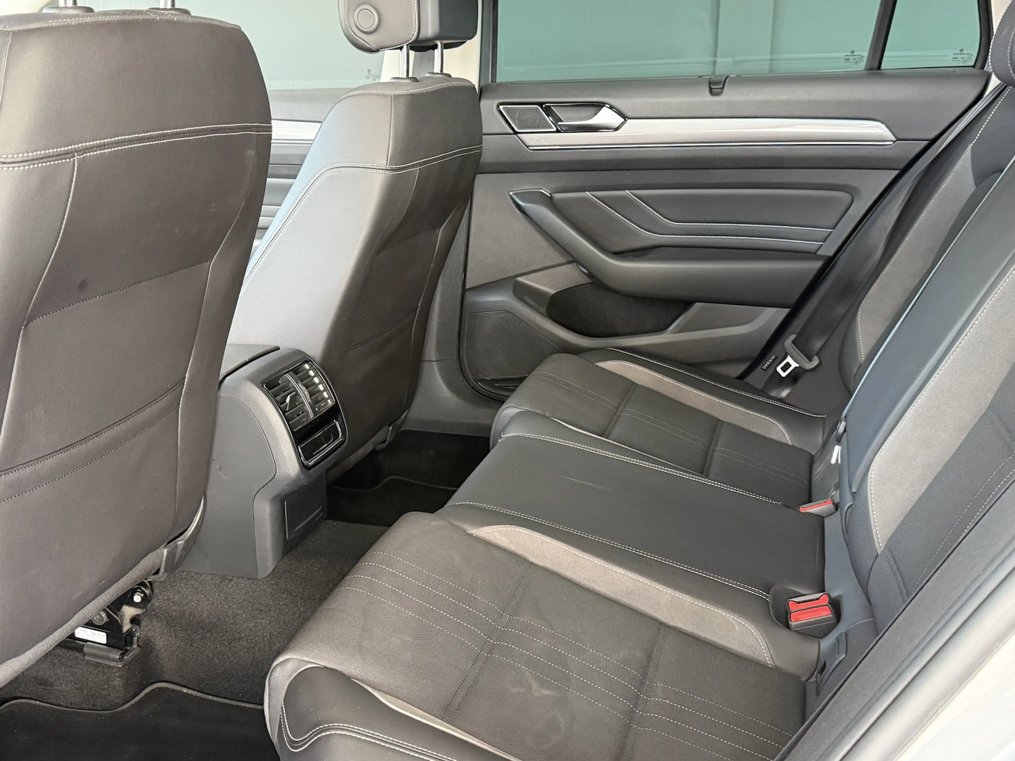 Volkswagen Passat Alltrack 2.0 TDI 4MOTION*PANO*MATRIX*AHK* — photo 9