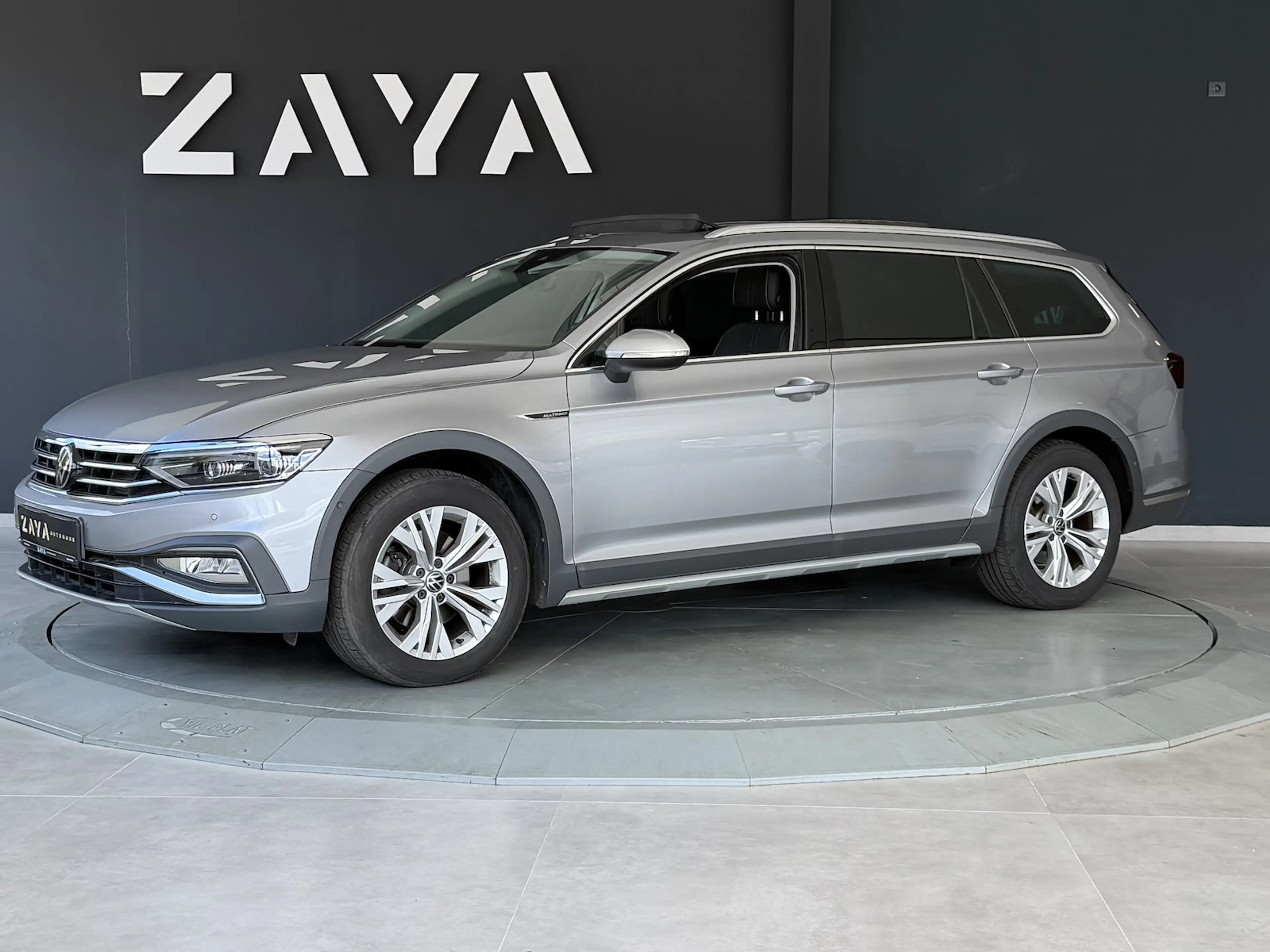 Volkswagen Passat Alltrack 2.0 TDI 4MOTION*PANO*MATRIX*AHK* — photo 2