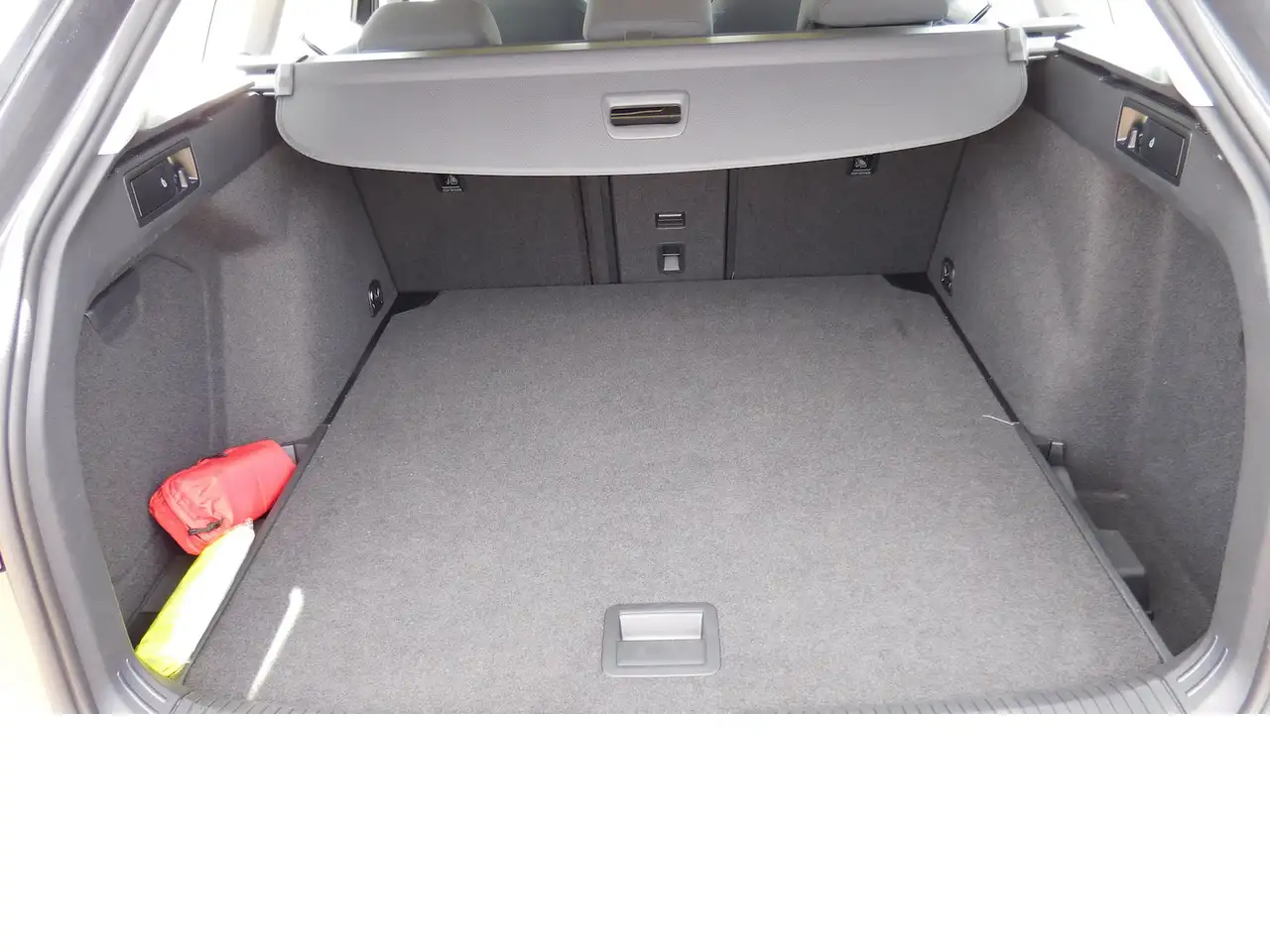 Volkswagen Golf VIII 1.0 TSI Life Navi Klima Alu, миниатюра 17