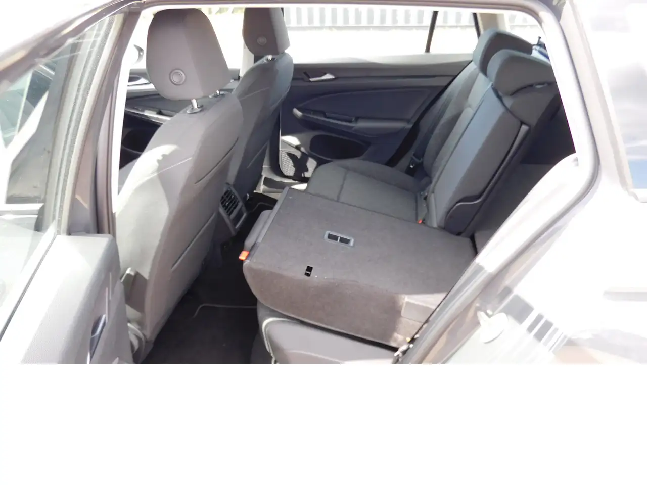 Volkswagen Golf VIII 1.0 TSI Life Navi Klima Alu, миниатюра 13