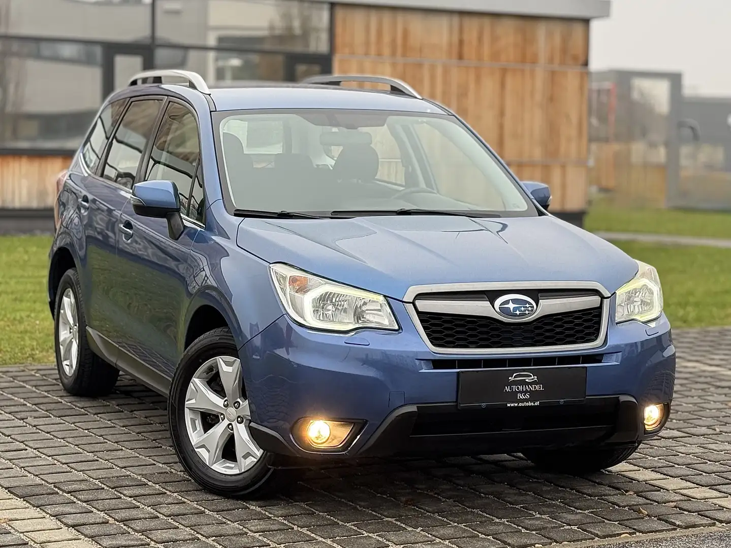 Subaru Forester 2,0D AWD Comfort *TOP AUSSTATTUNG* Bleu - 1