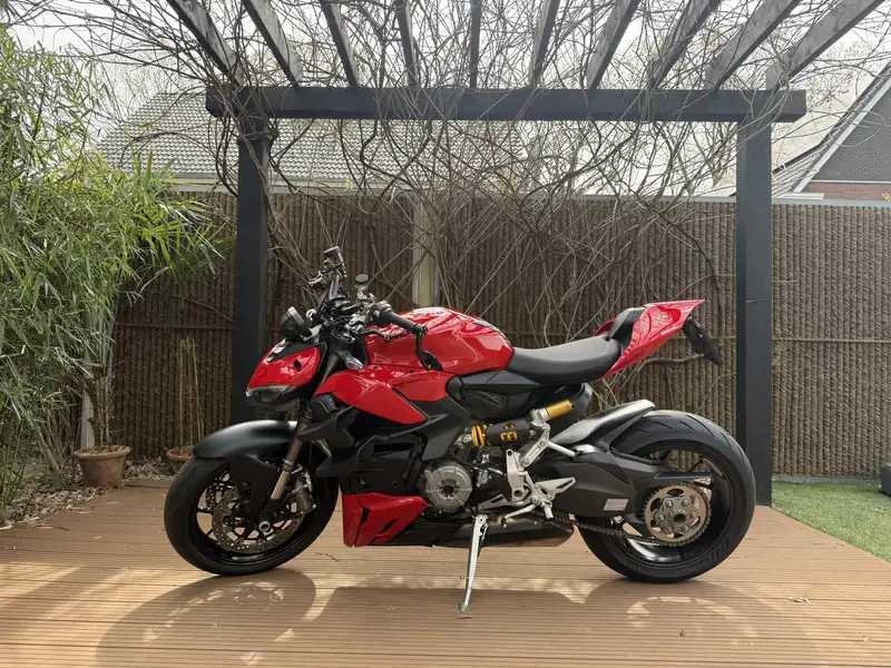 Ducati Streetfighter - foto 2