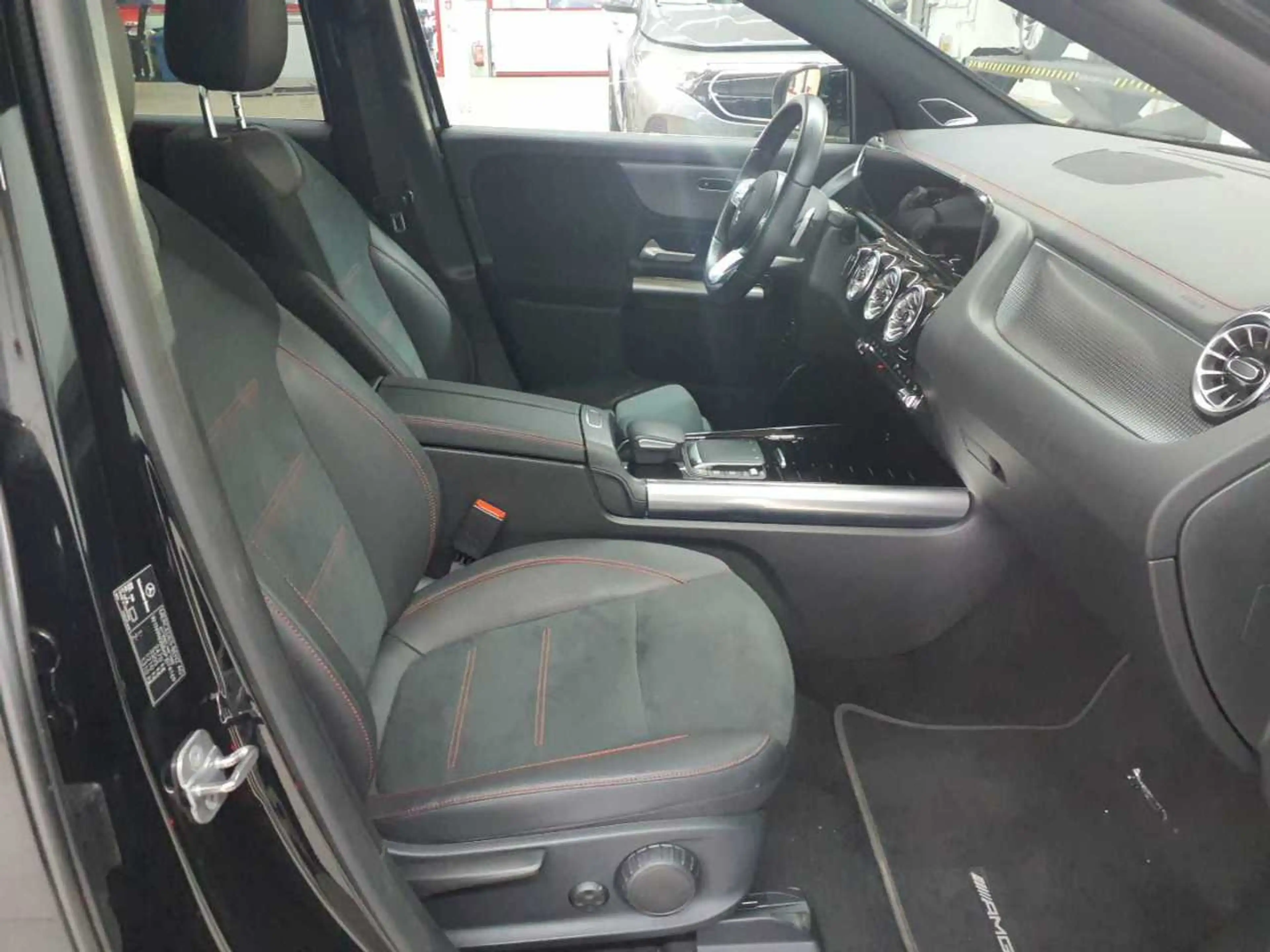 Mercedes-Benz EQA 250 EQA 250 AMG Line Navi KAM PDC SHZ — photo 7