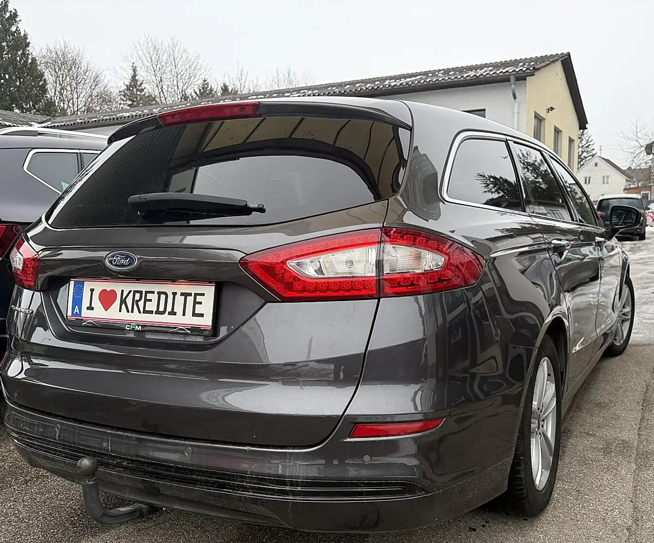 Ford Mondeo Traveller Titanium 2,0 TDCi Start/Stop Grau - 2
