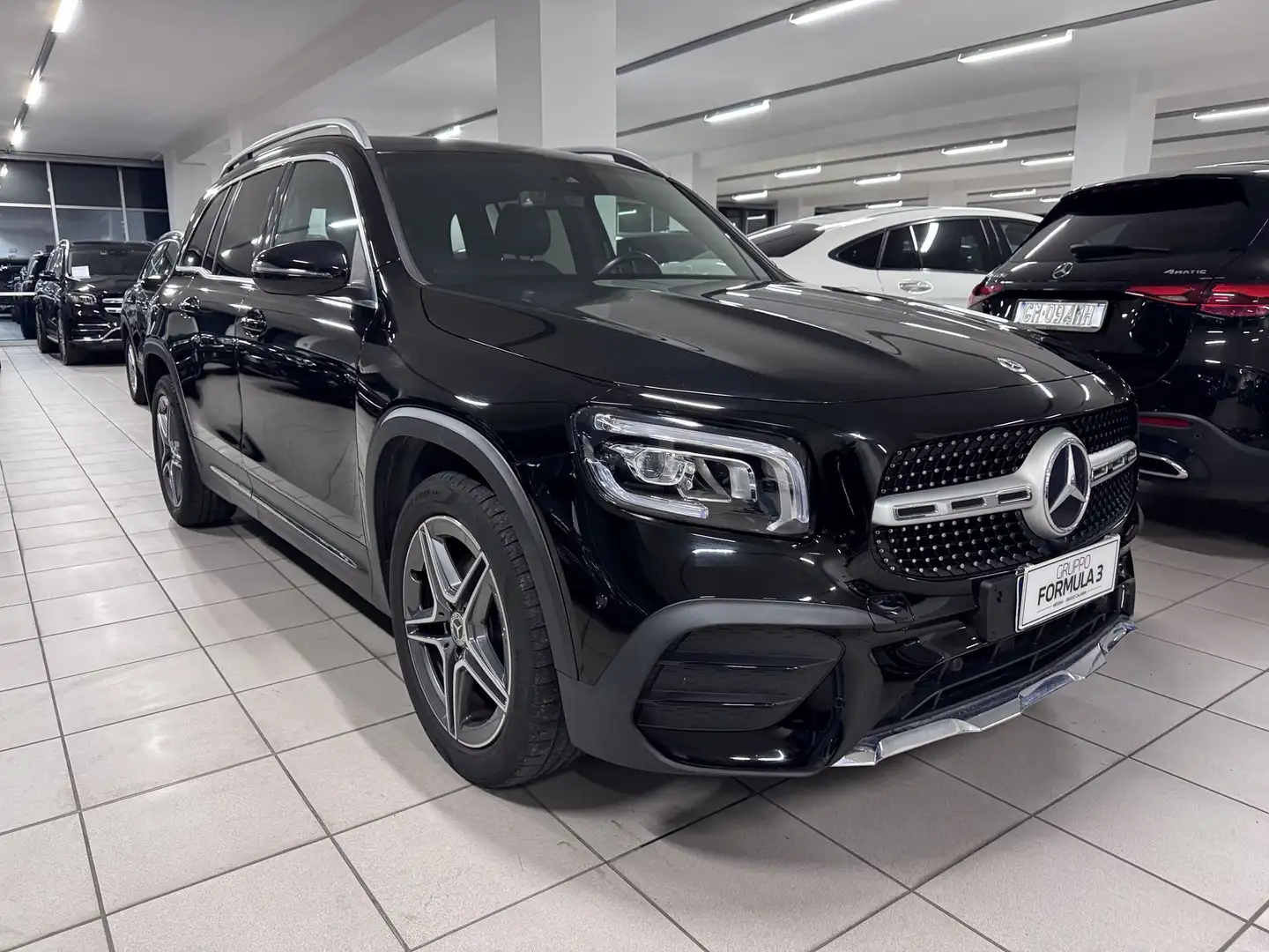 Mercedes-Benz GLB 200 GLB 200 d Automatic 4Matic Premium Schwarz - 2