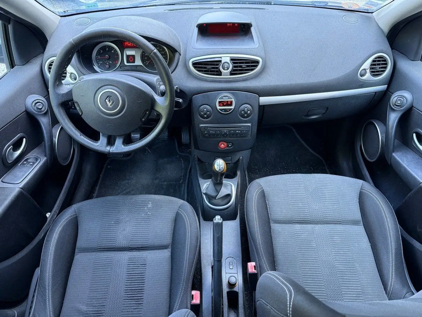 Renault Clio III Estate 1.5 dCi 70cv 2e main Gris - 2