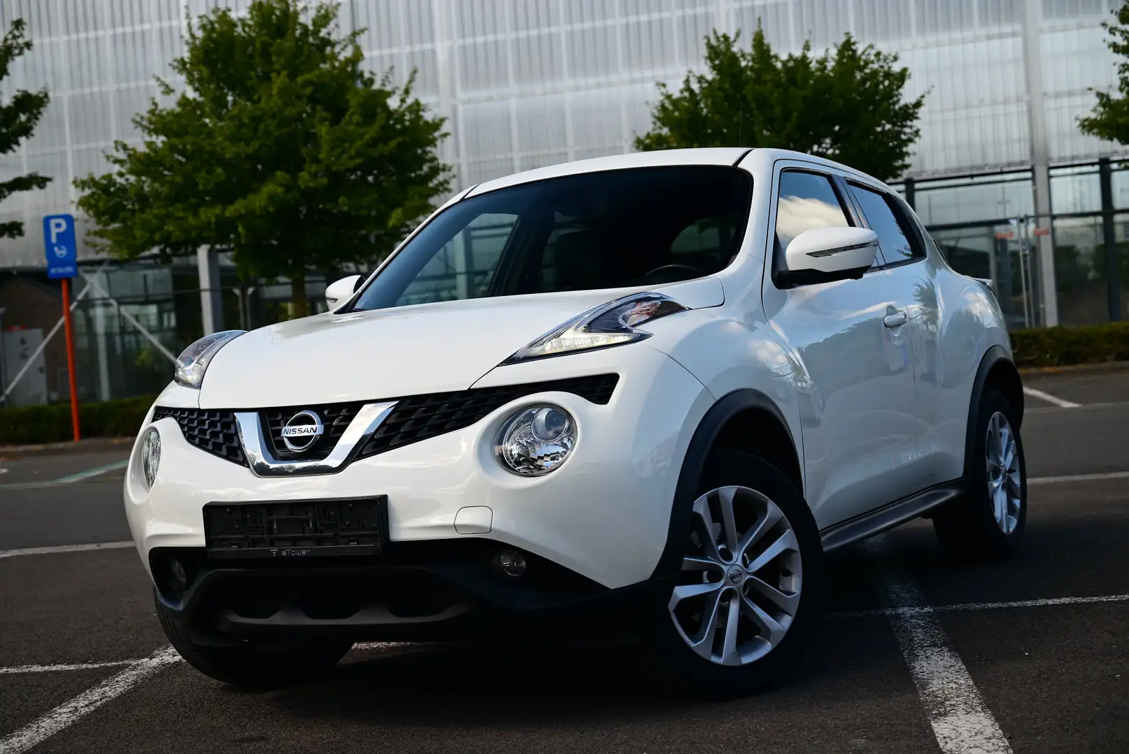 Nissan Juke AUT / 360 CAMERA / NAVI / SPORTSEATS / KEYLESS Blanc - 1