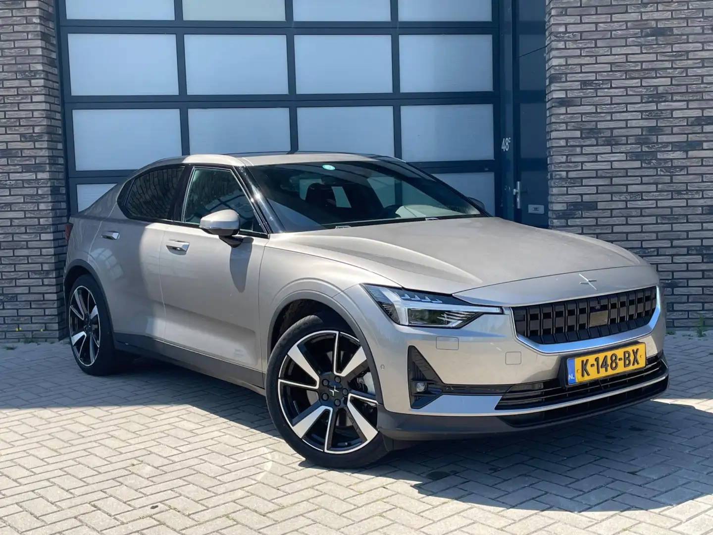 Polestar 2 Long Range Dual Motor Launch Edition 78kWh | SOH 9 Grijs - 2