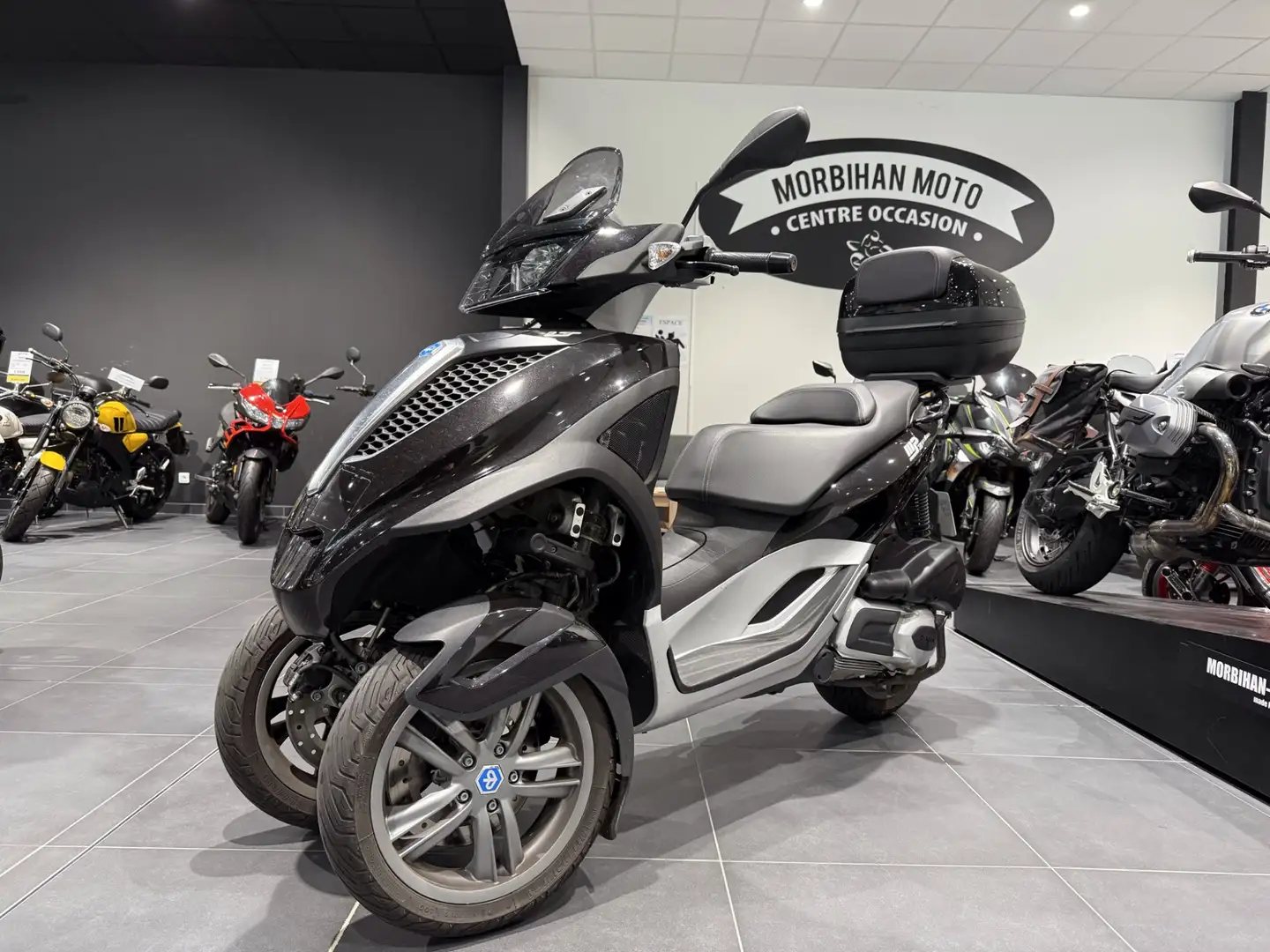 Piaggio MP3 300 Noir - 1