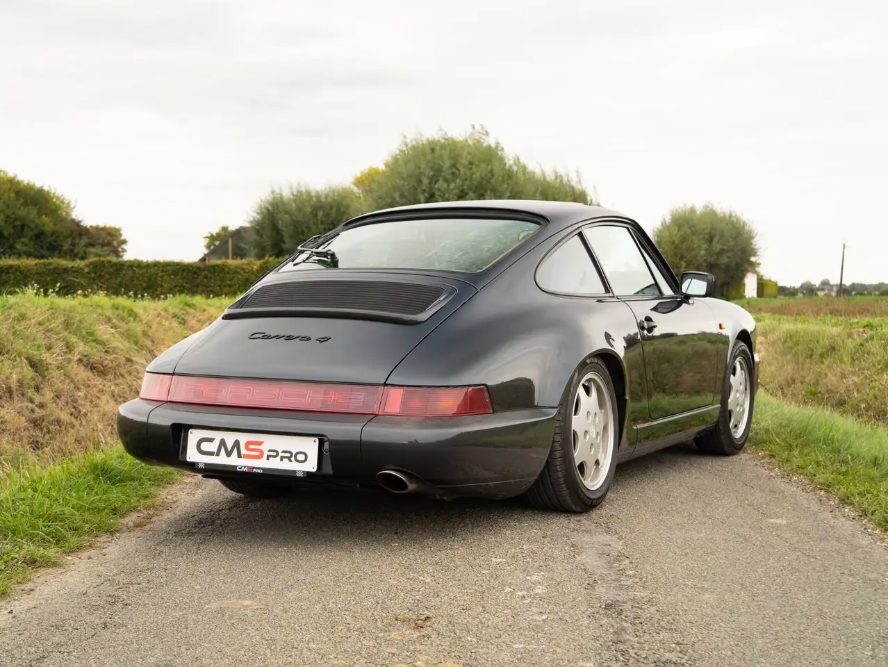 Porsche 964 CARRERA 4 COUPE / 116795 KM! / MARINE BLUE METALLIC / SUNROOF, foto 2