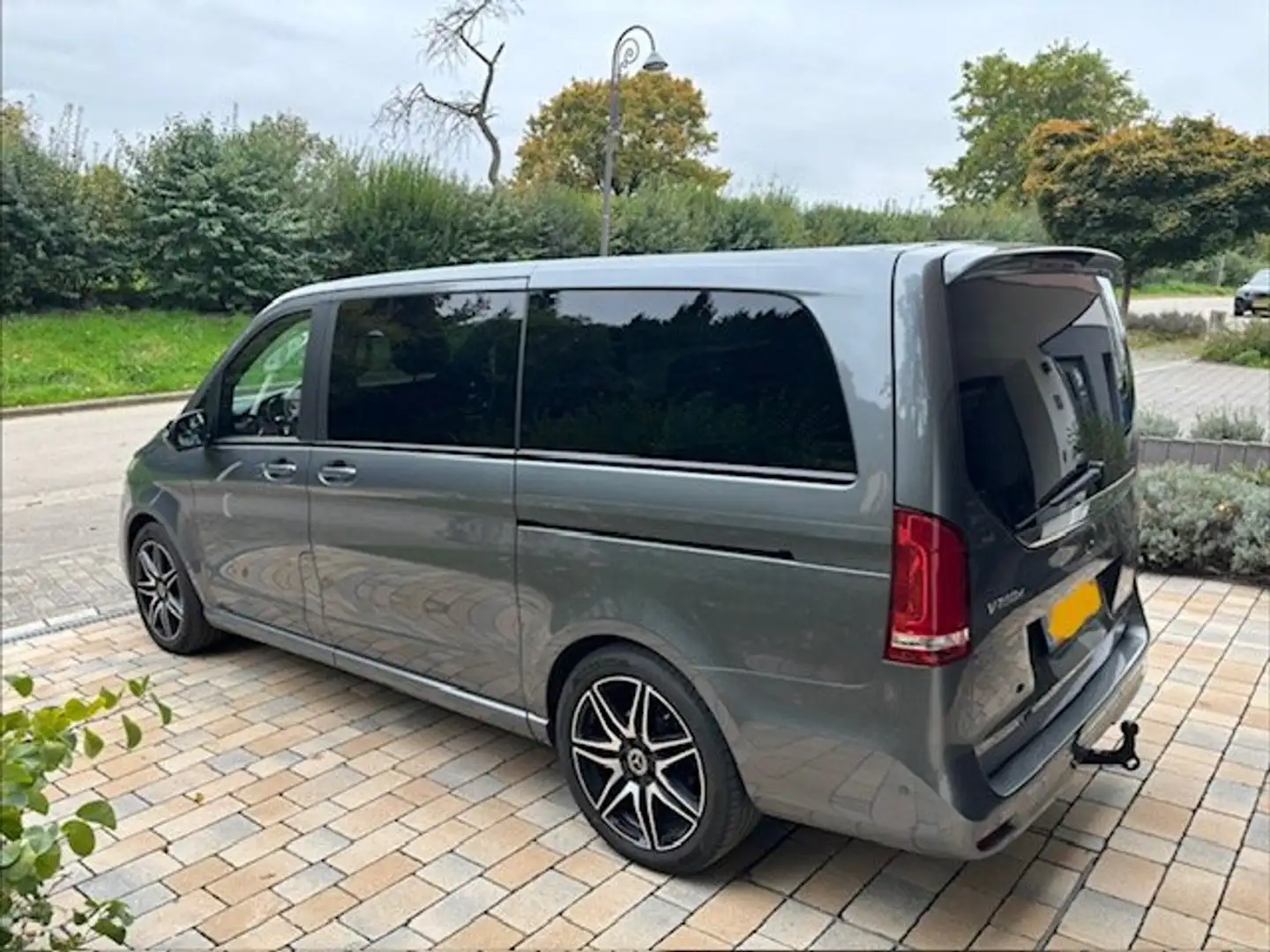 Mercedes-Benz V 250 V 250 d lang 9G-TRONIC Avantgarde Edition 2023 Gris - 2