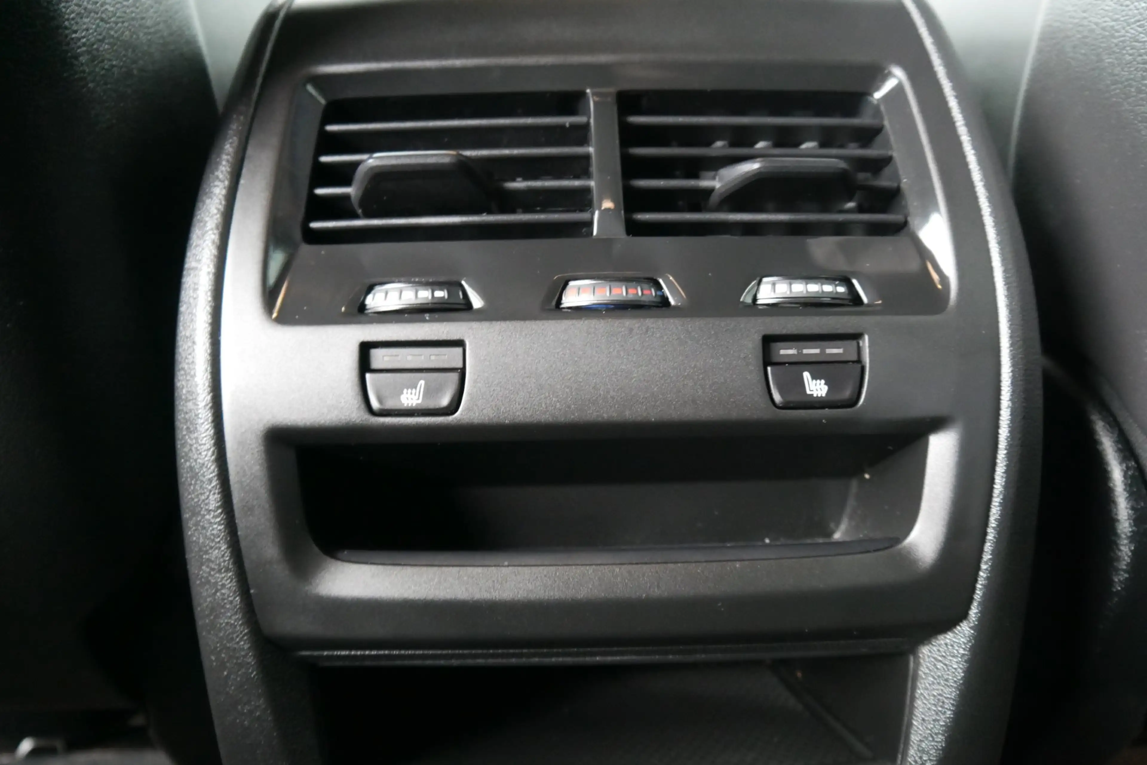 BMW X5 xDrive50e *M-Paket Pro/AHK/Repair inkl./Sitzlüftung/Adapt. LED/360°/DA-Prof./H&K Sound* — photo 6