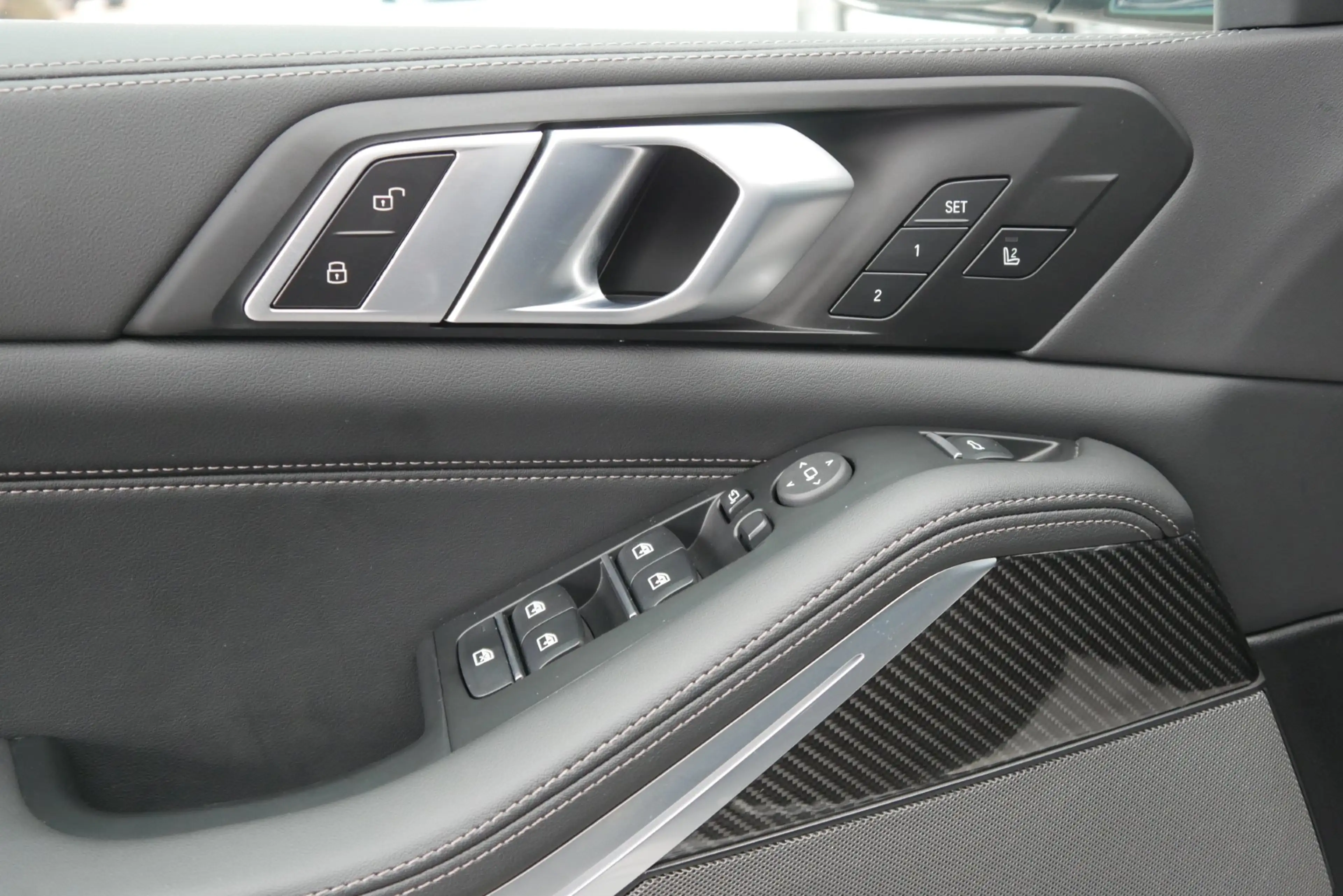 BMW X5 xDrive50e *M-Paket Pro/AHK/Repair inkl./Sitzlüftung/Adapt. LED/360°/DA-Prof./H&K Sound* — photo 9