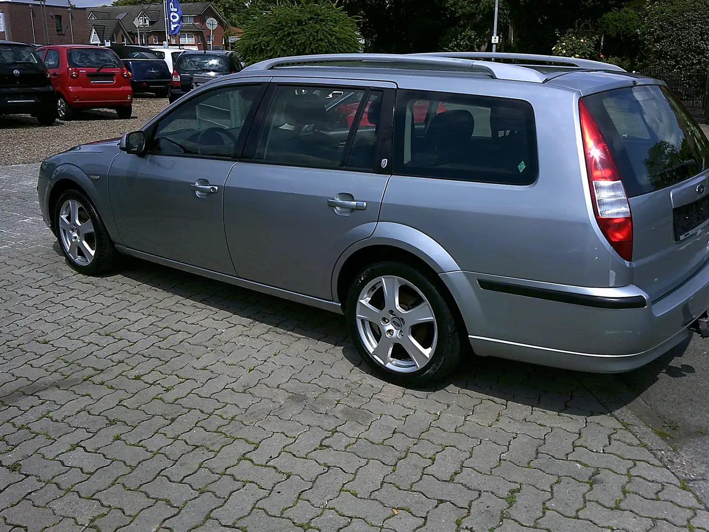 Ford Mondeo Ghia Grau - 2