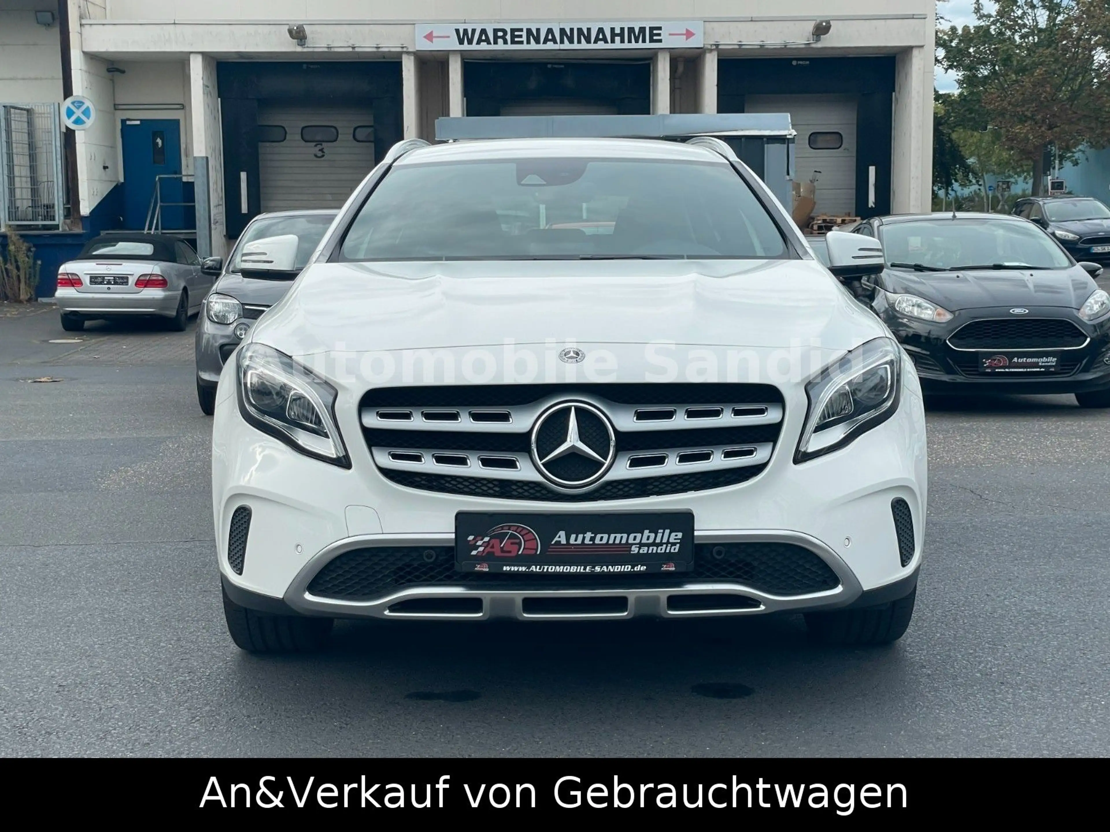 Mercedes-Benz GLA 180 *Navi*Kamera*AHK*LED*SHZ*Klima*AUTOMATIK* — photo 2